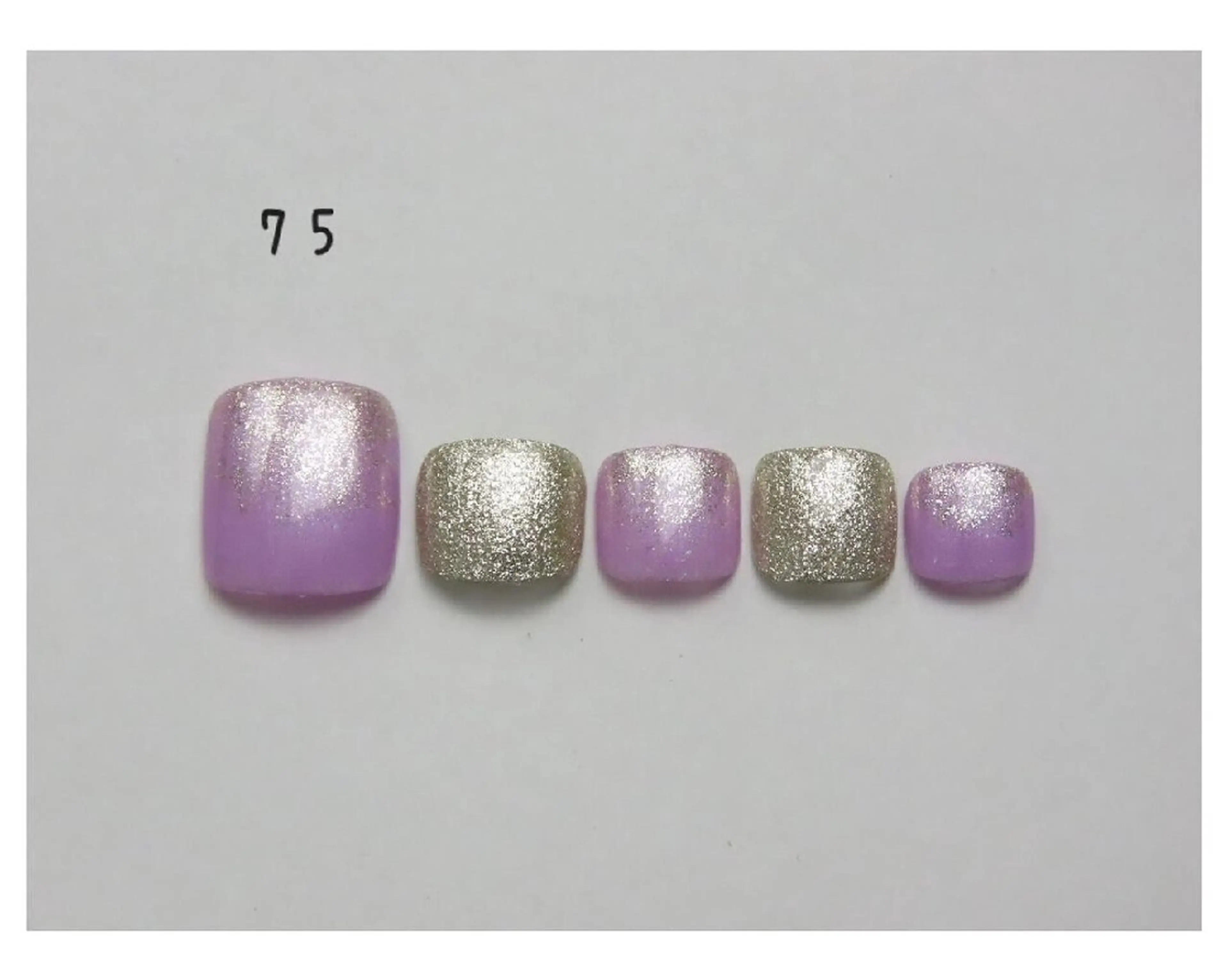 ネイル フットネイル Maum 新潟店のマツエク・マツパデザイン