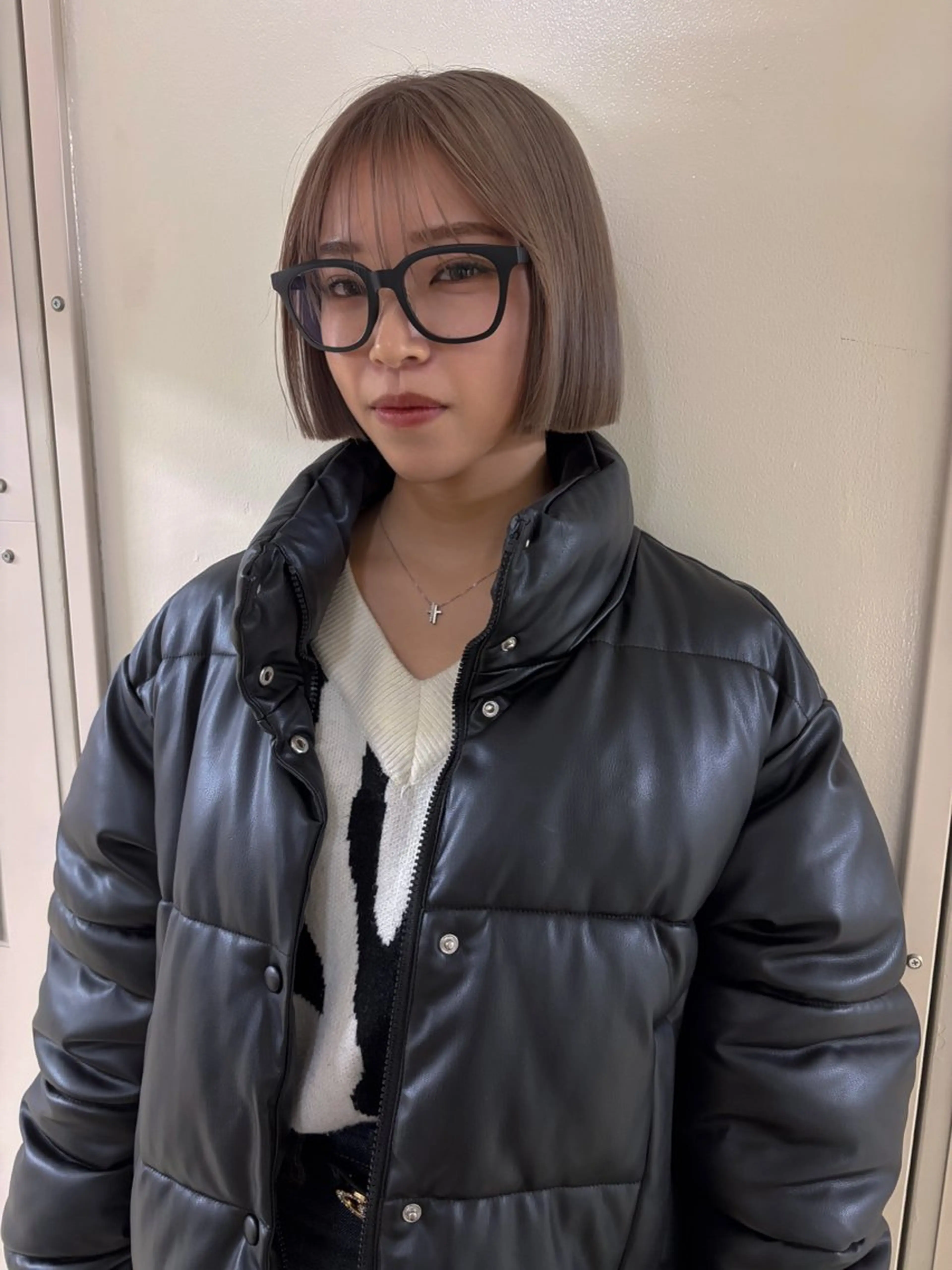 ショート カラー ベージュカラー 黒髪 ブリーチ グレージュ カット ヘアカラー トリートメント ボブ/パーマ kusa‪🌱‬のヘアスタイル