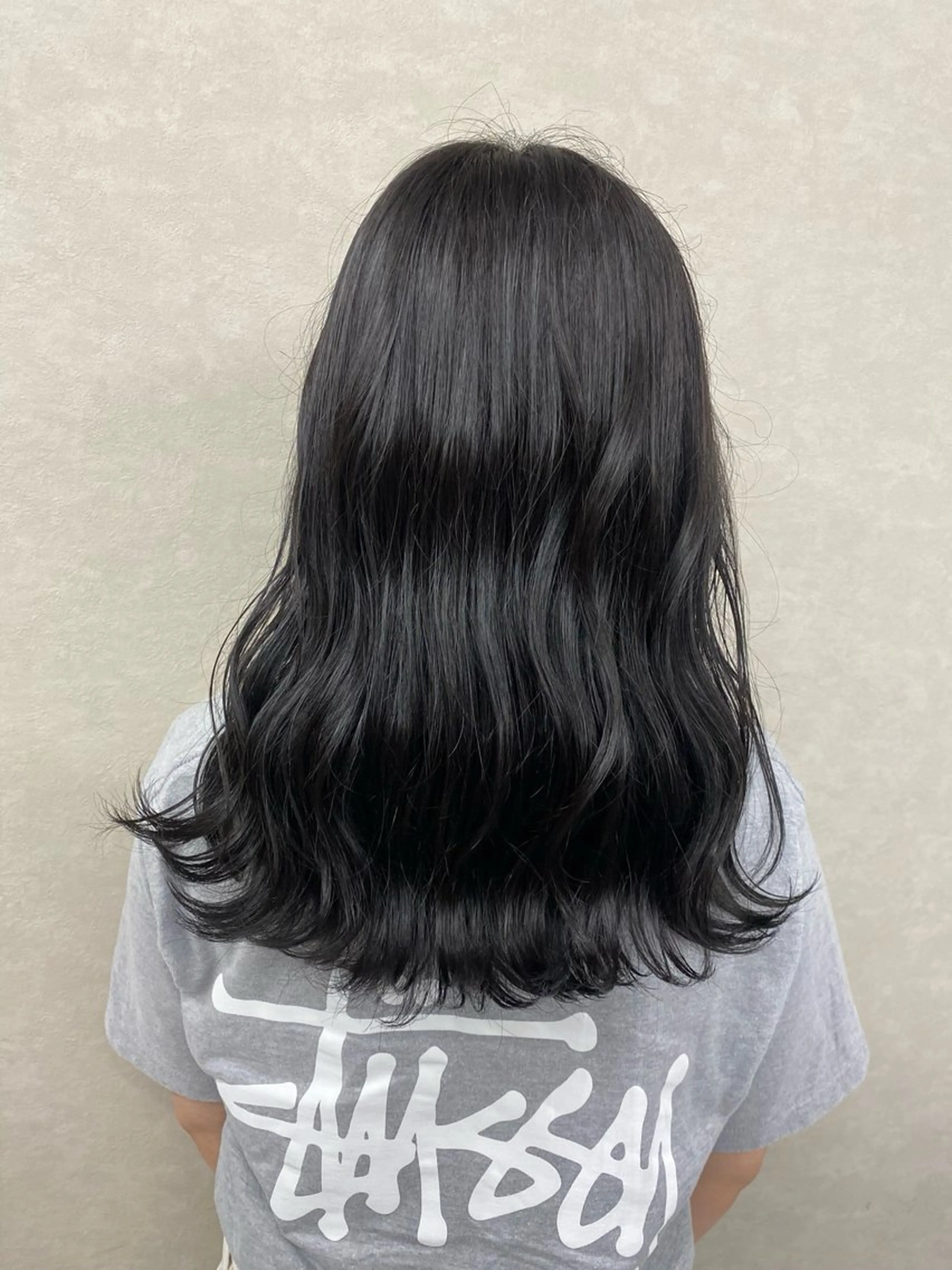 セミロング カラー 黒髪 Zina南砂町 /渡部桐子のヘアスタイル
