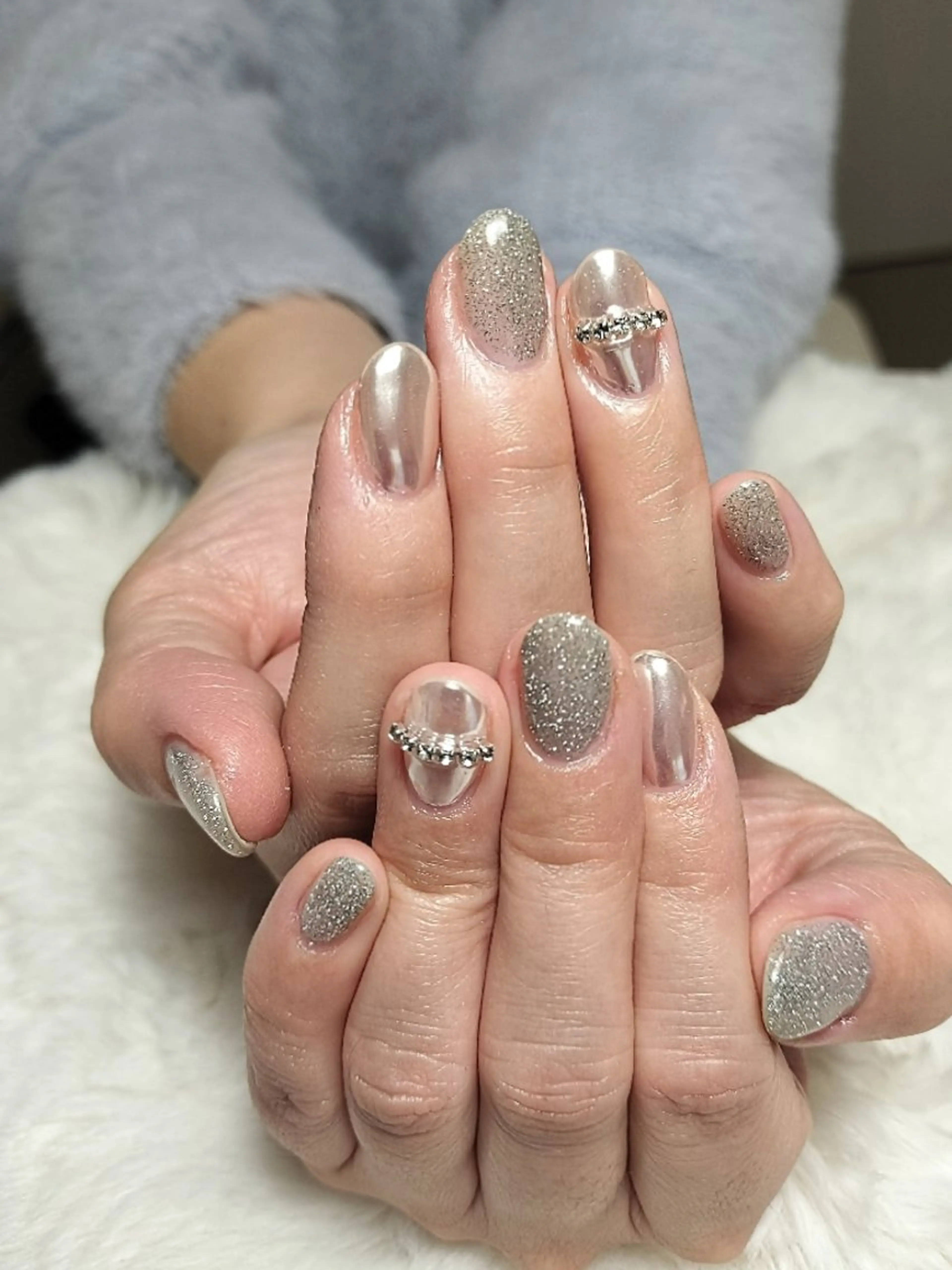 ネイル フラッシュネイル ミラーネイル シルバー 冬ネイル megumi. sのネイルデザイン