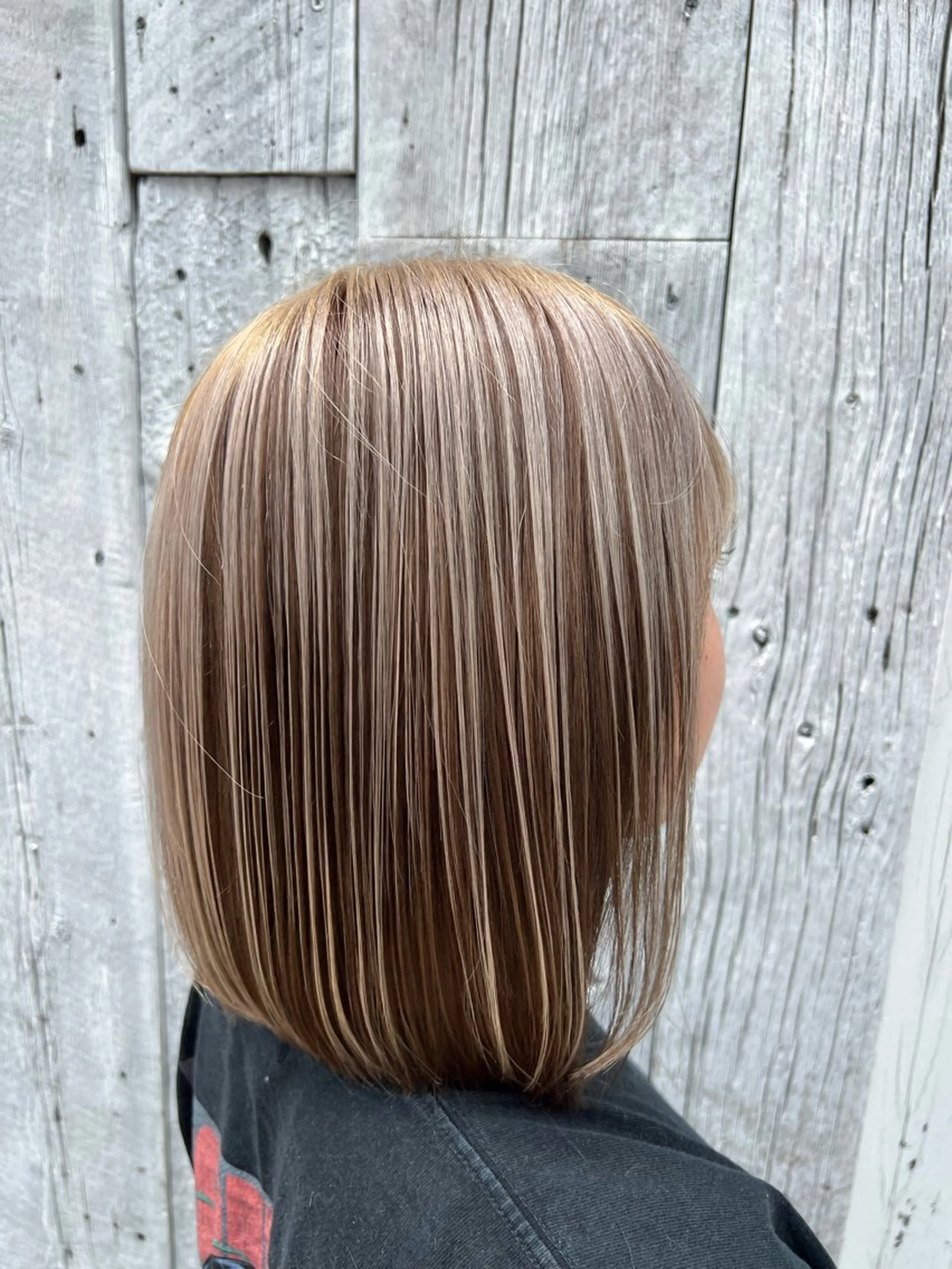 ミディアム カラー アディクシーカラー ブリーチ 透明感カラー デザインカラー ダブルカラー ヘアカラー トリートメント ヘッドスパ ブリーチカラー🦖 岡部木乃夏のヘアスタイル