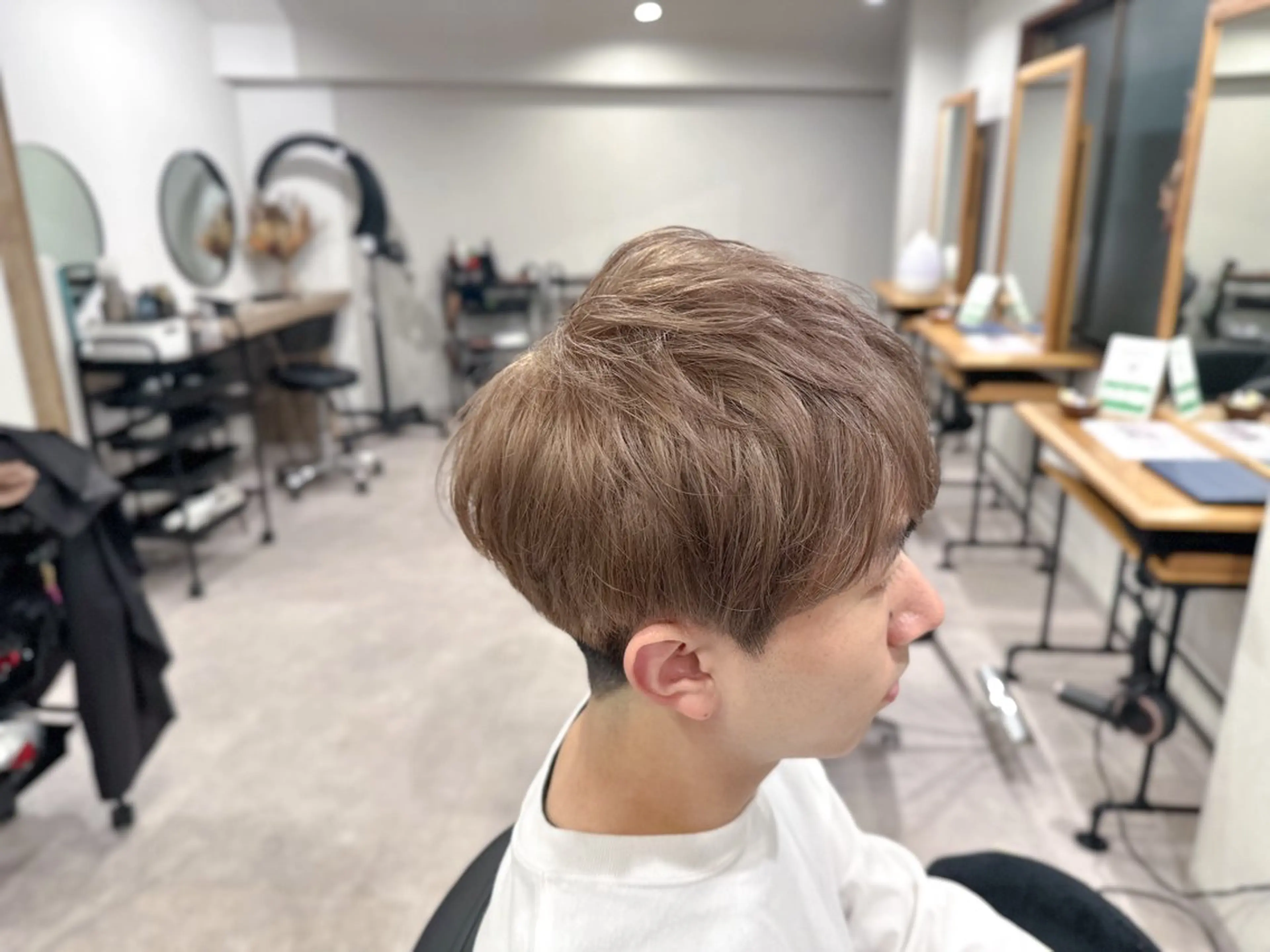 ショート カラー メンズ ベージュカラー ミルクティーベージュ カット ヘアカラー トリートメント affect 上大岡所属・《髪質改善・縮毛矯正 /ブリーチ》坂本爽のヘアスタイル