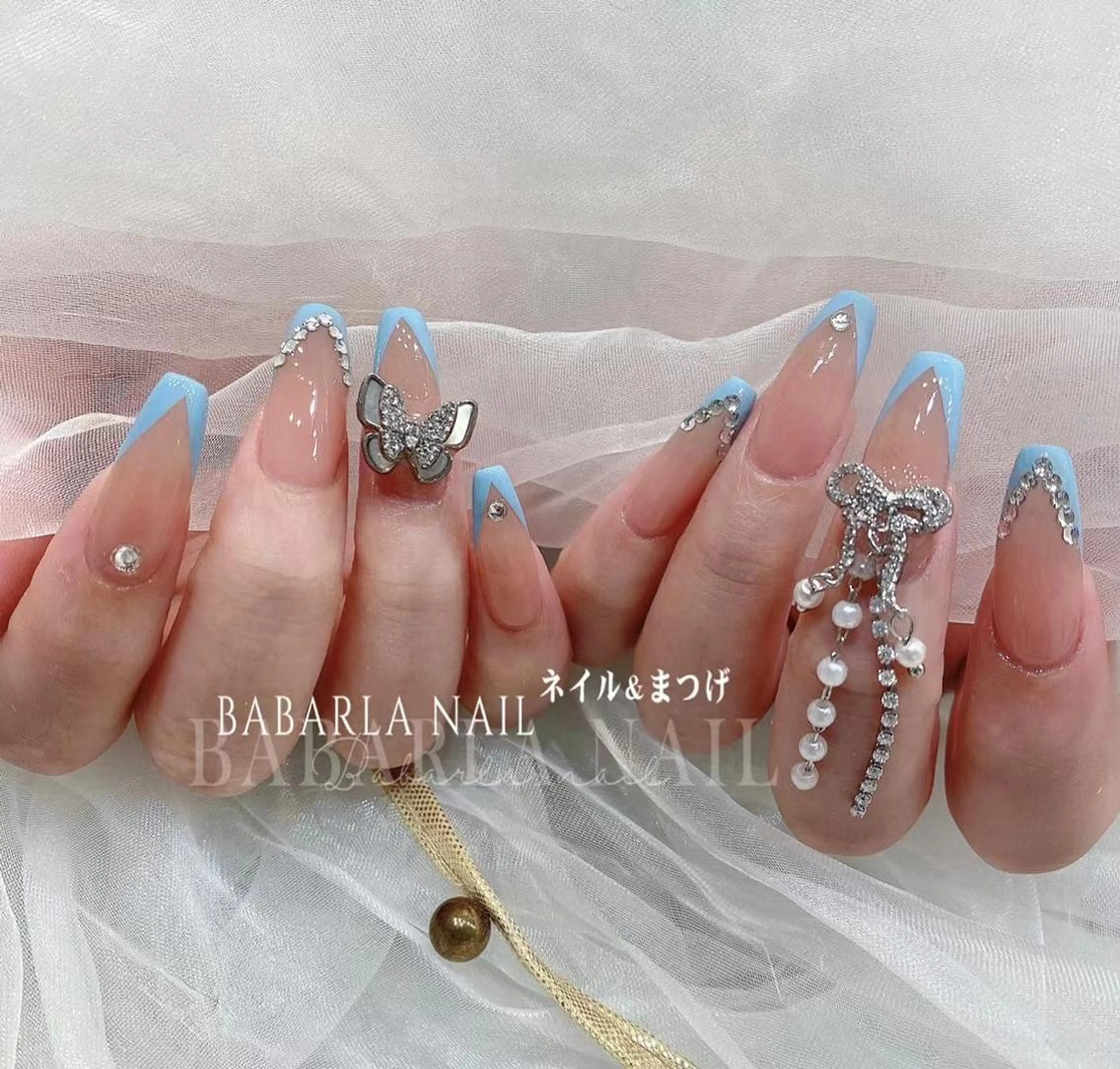 ネイル ブルー フレンチネイル ストーンネイル Babarla nailのネイルデザイン