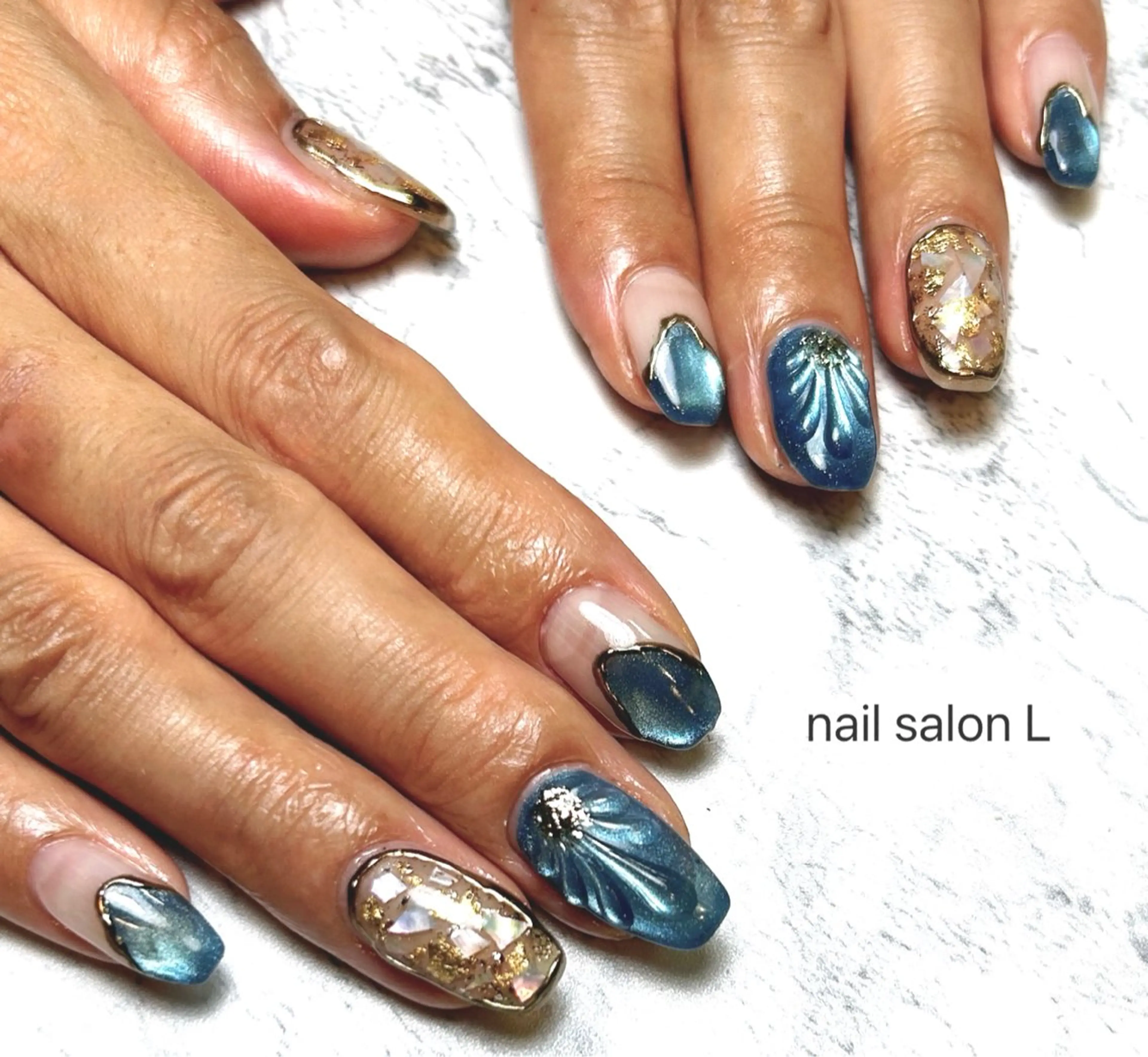 ネイル ゴールド キラキラネイル マグネットネイル ハンドネイル 吉川市 ネイルサロンLのネイルデザイン