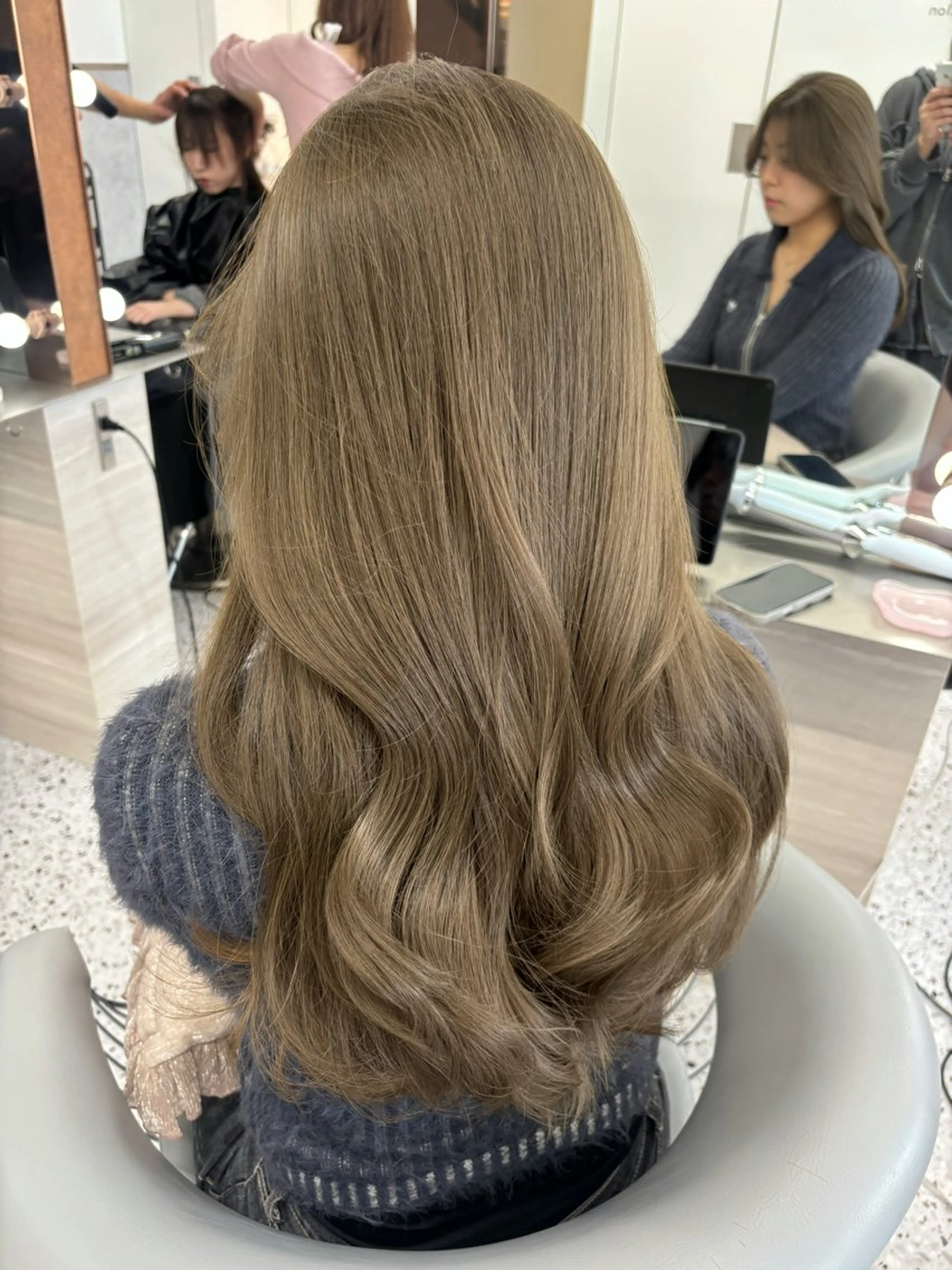 ロング カラー ベージュカラー ブリーチ オリーブベージュ 🍒ブリーチなしカラ ー／Sakura🍒のヘアスタイル