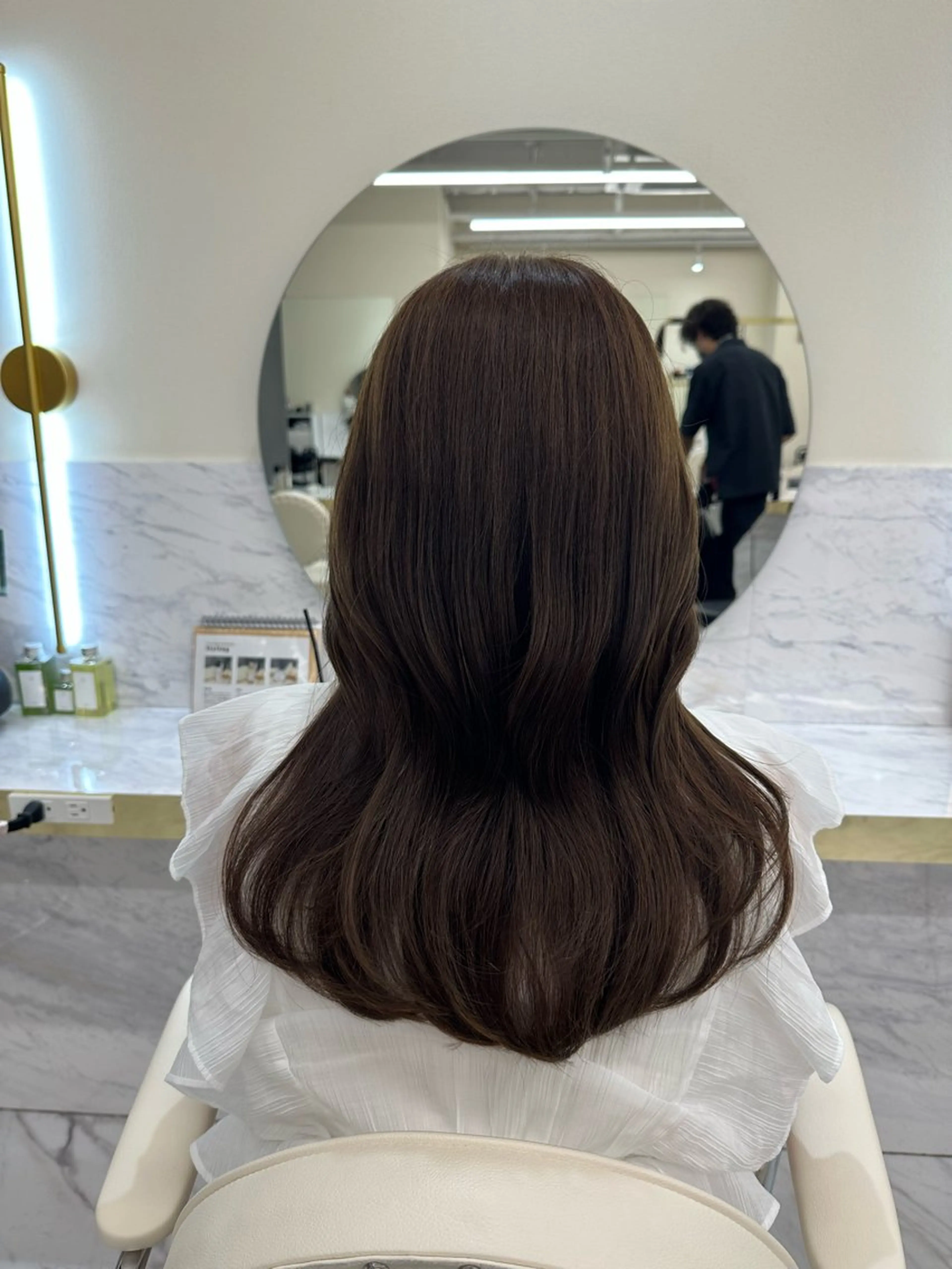 ミディアム ヘアカラー トリートメント 似合わせレイヤーカッ ト🩶瀧本美咲のヘアスタイル