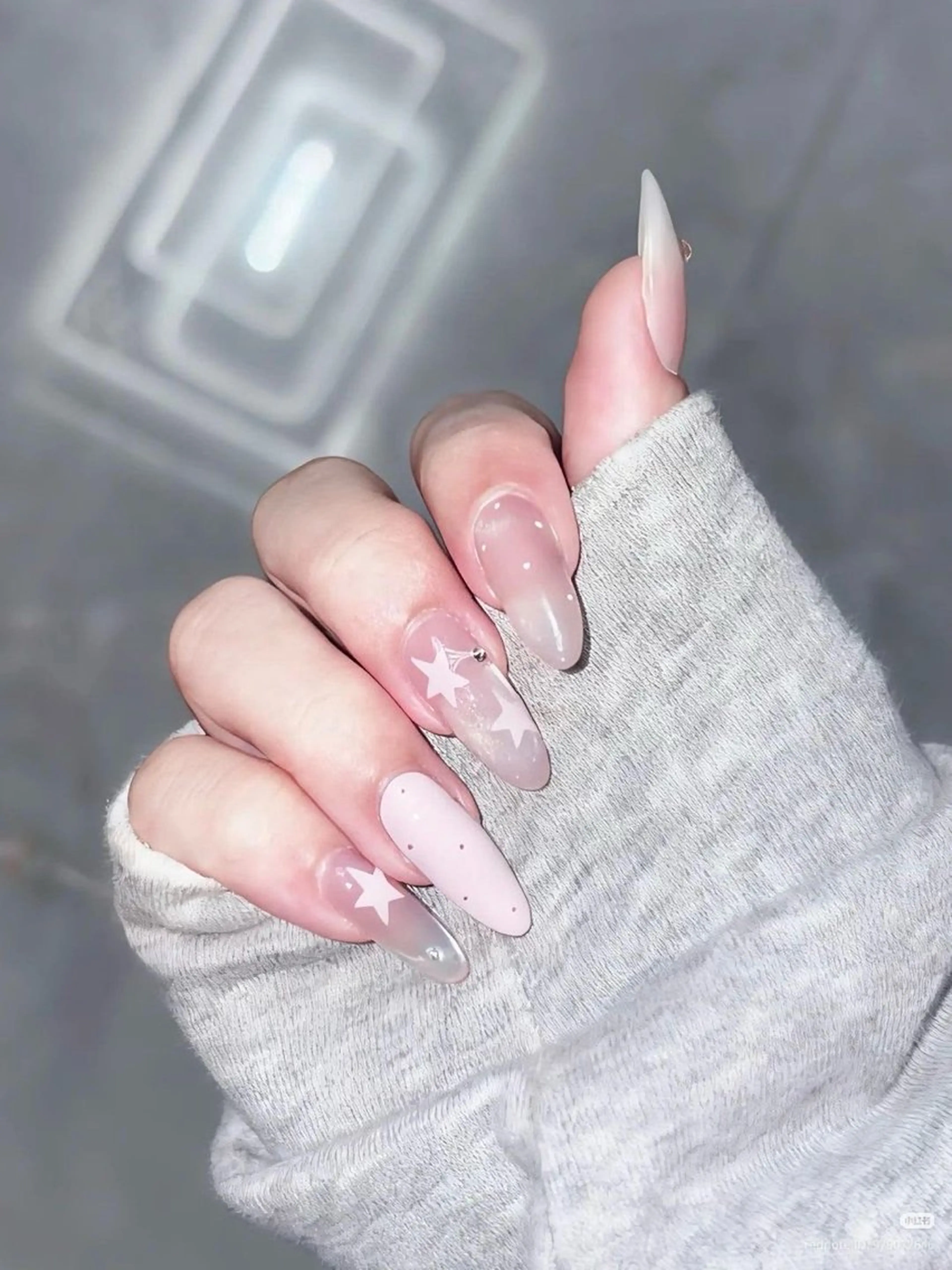 カラー グラデーションカラー ピンクカラー ハンドネイル AIN Nailのネイルデザイン