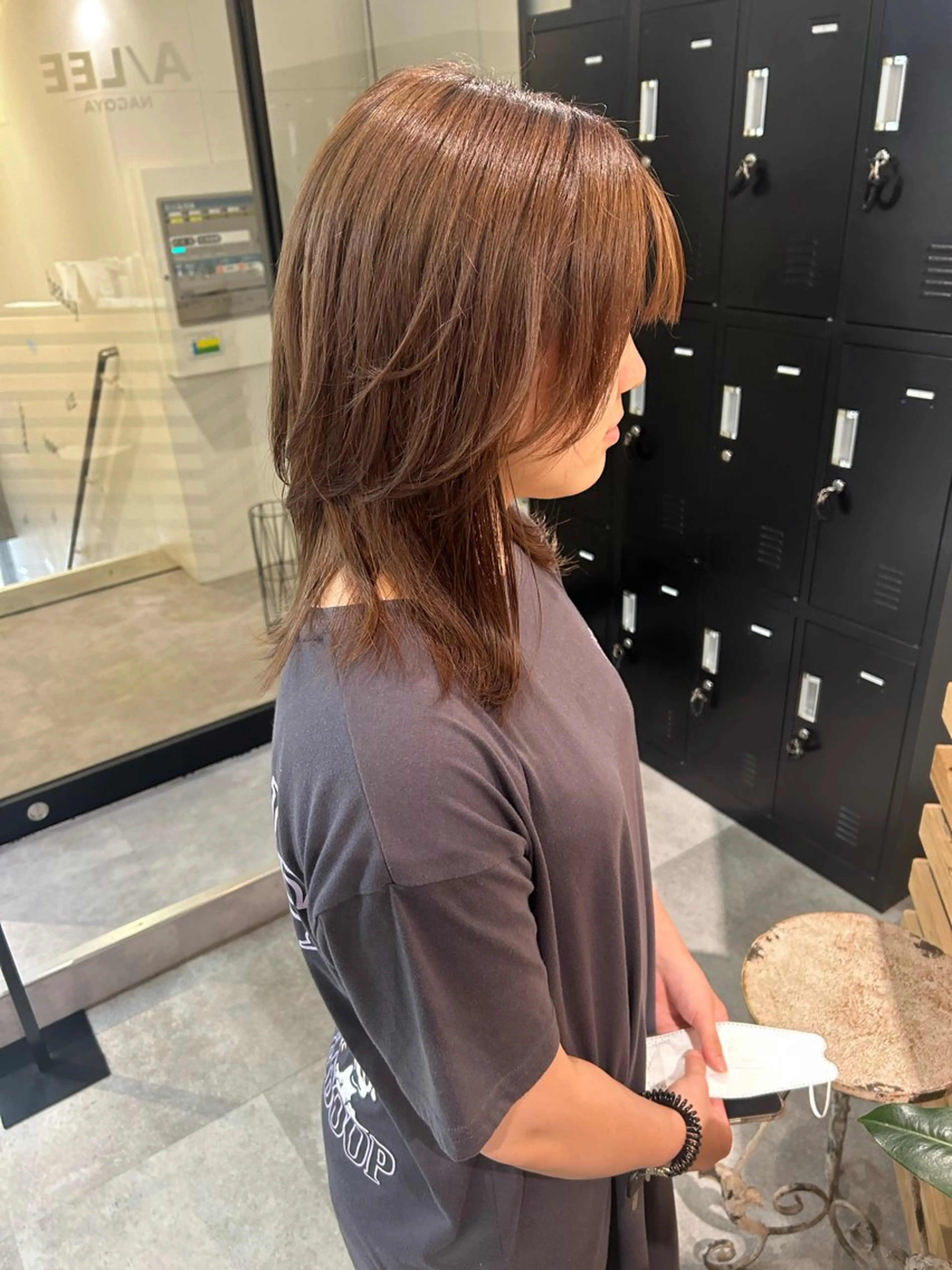 ミディアム カラー ベージュカラー ミルクティーベージュ ウルフカット カット ウルフカット レイヤーカット上柿のヘアスタイル