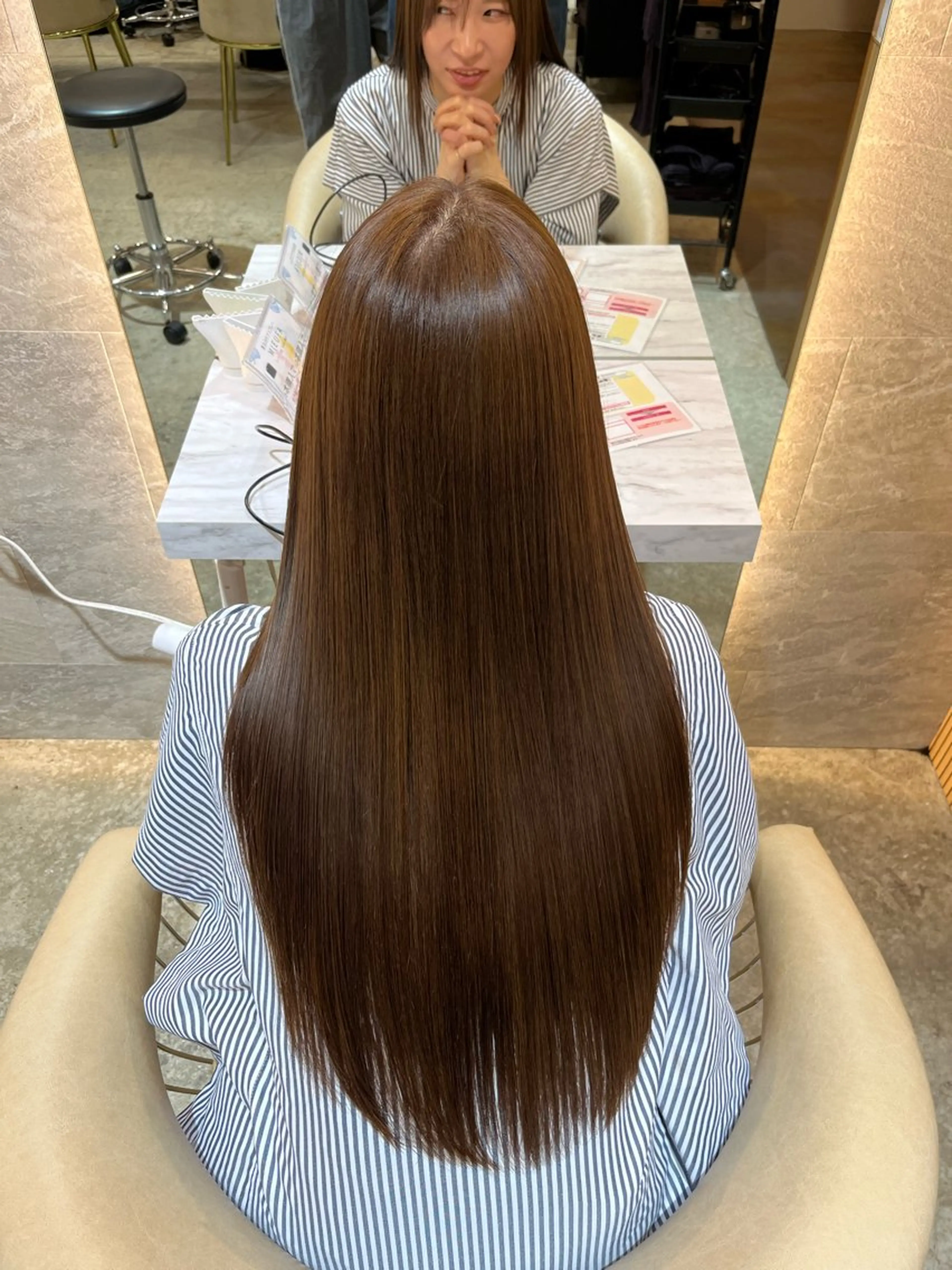 カラー 小久保美空/縮毛矯正 ミディアム/レイヤーのヘアスタイル