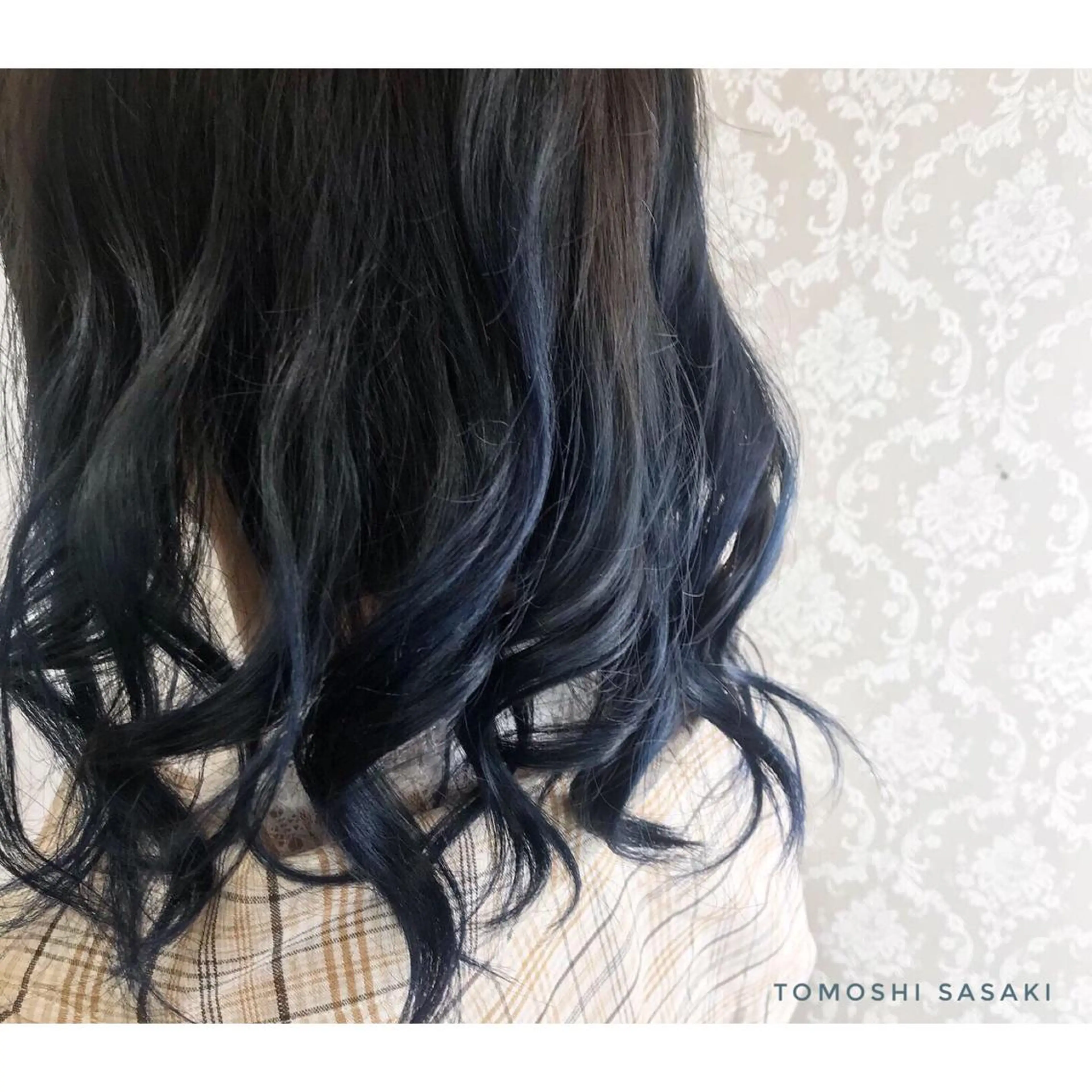 カラー バレイヤージュ 黒髪 ブルーカラー ブルーブラック ササキ トモシのヘアスタイル