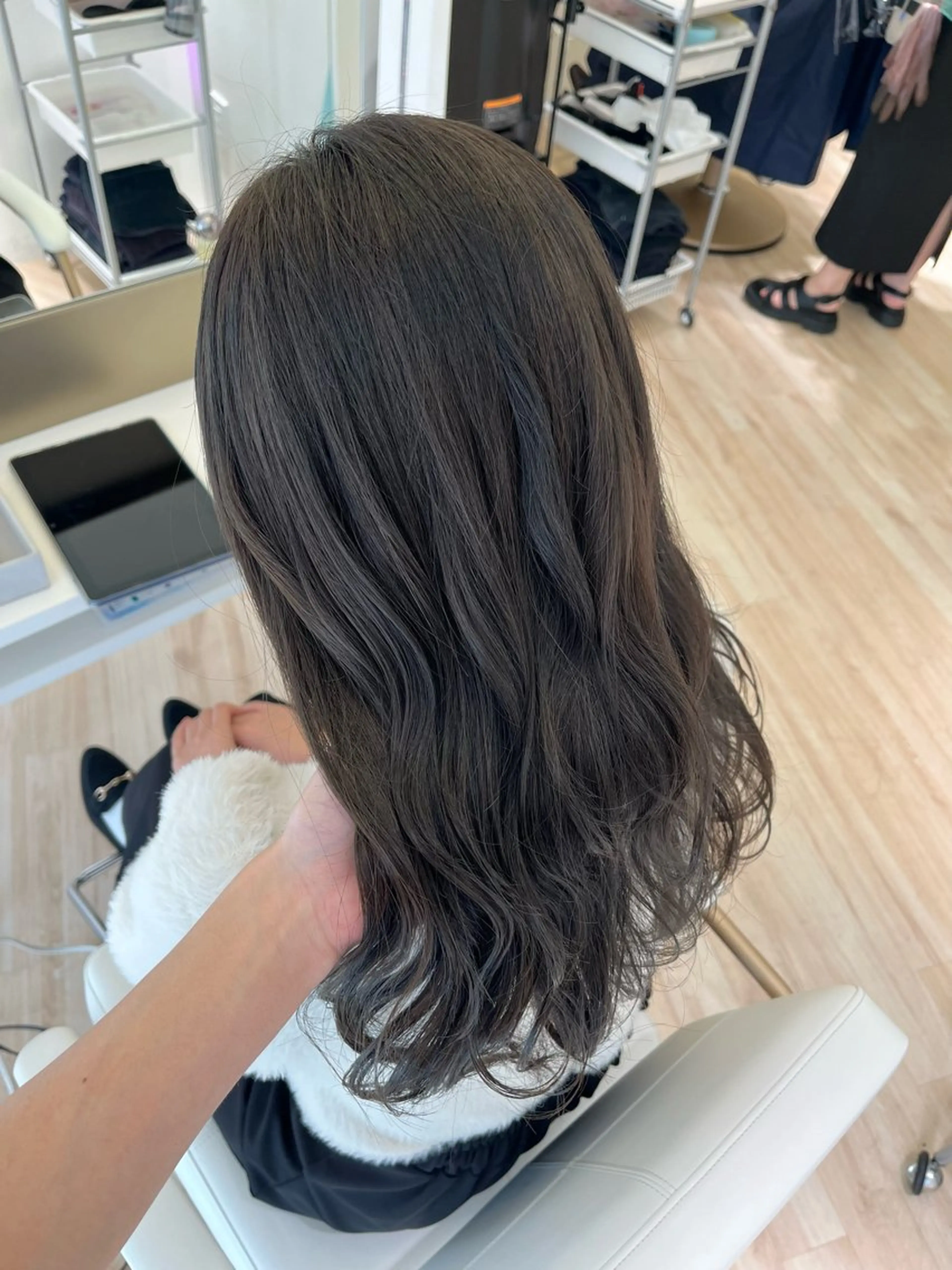 セミロング カラー カット ヘアカラー GOODDAY ヘアサロンのヘアスタイル