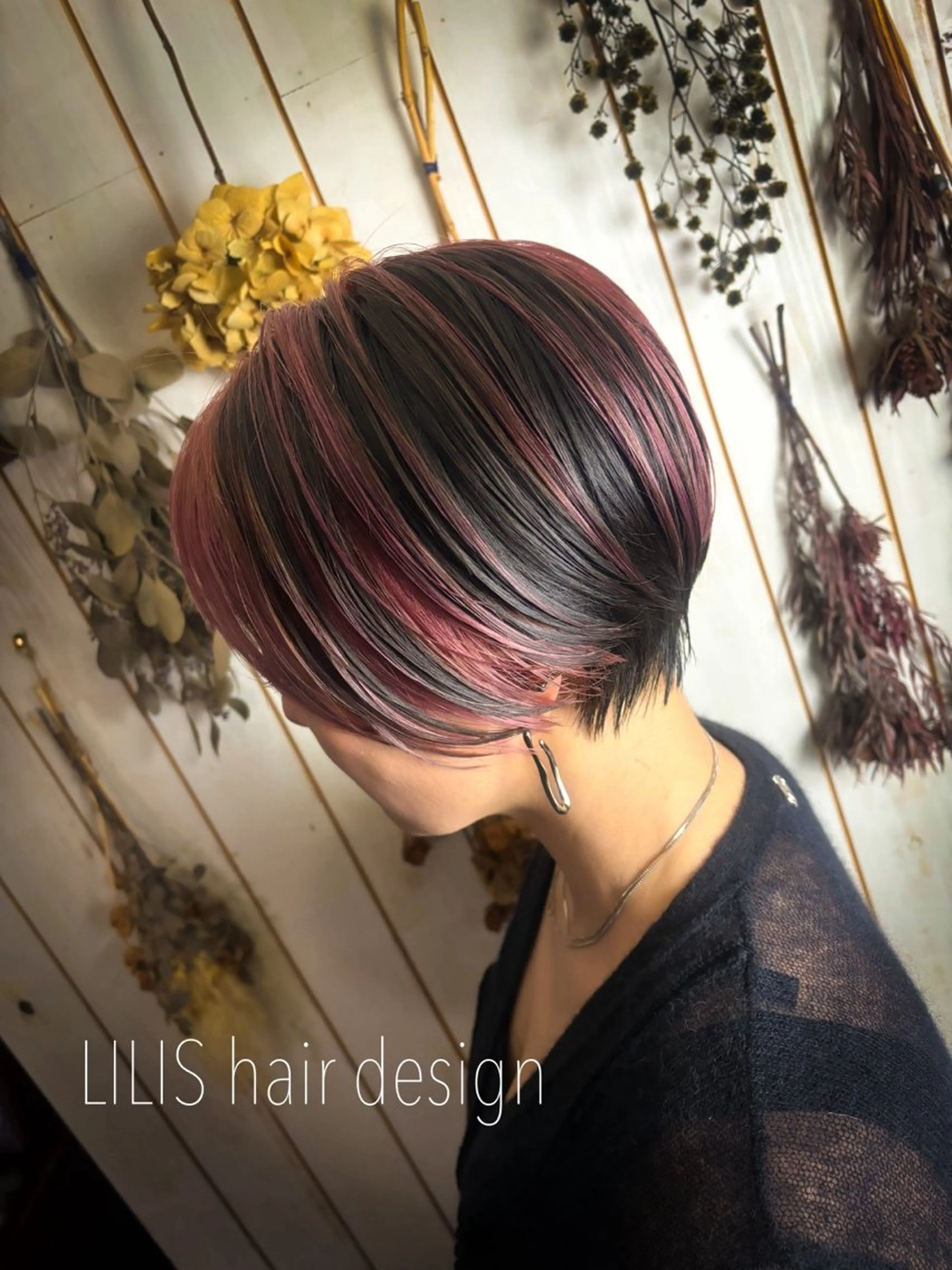 ショート カラー LILIS hair designのヘアスタイル