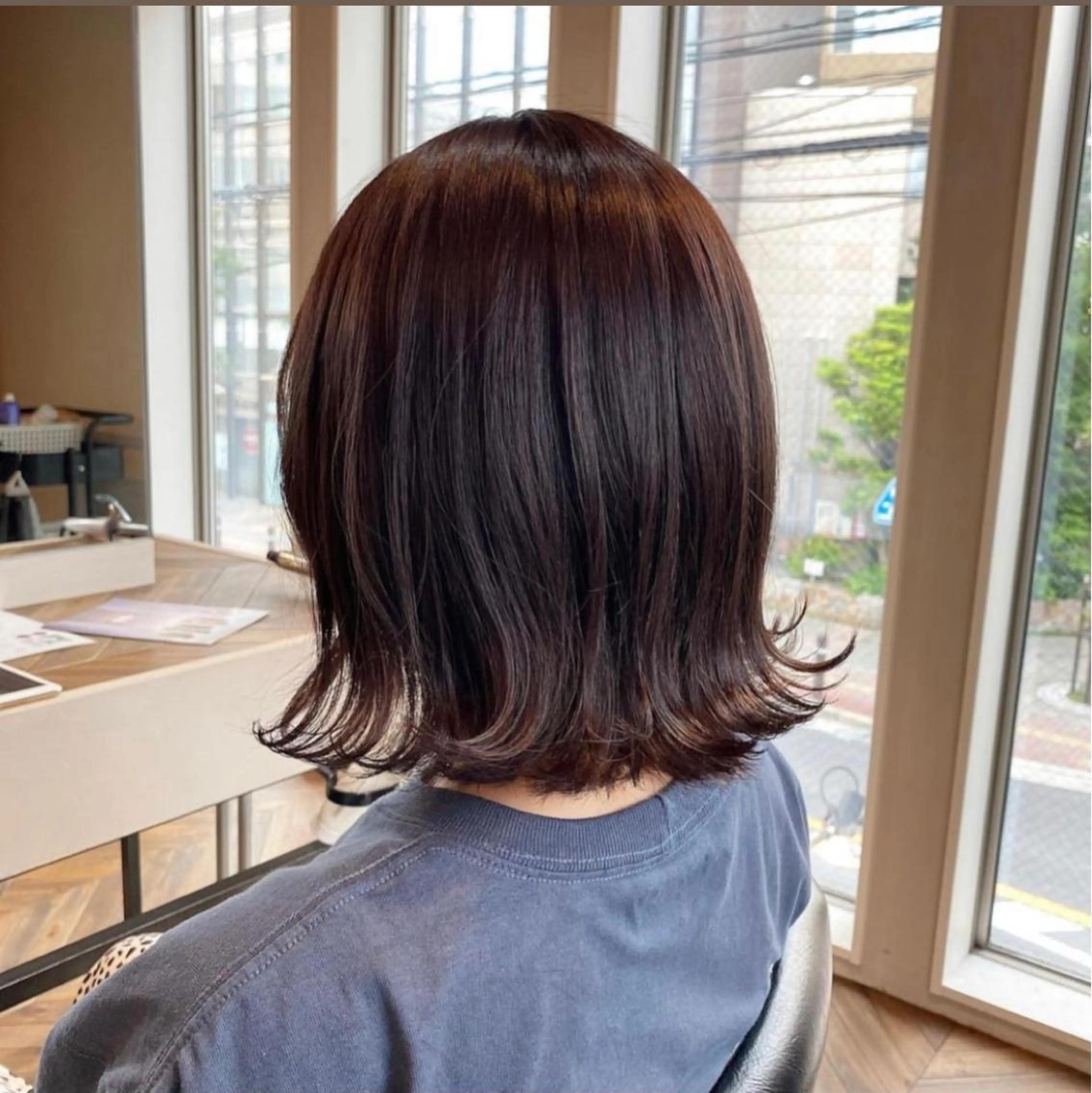 ショート ハイトーンイヤ リングカラー清水隆央のヘアスタイル