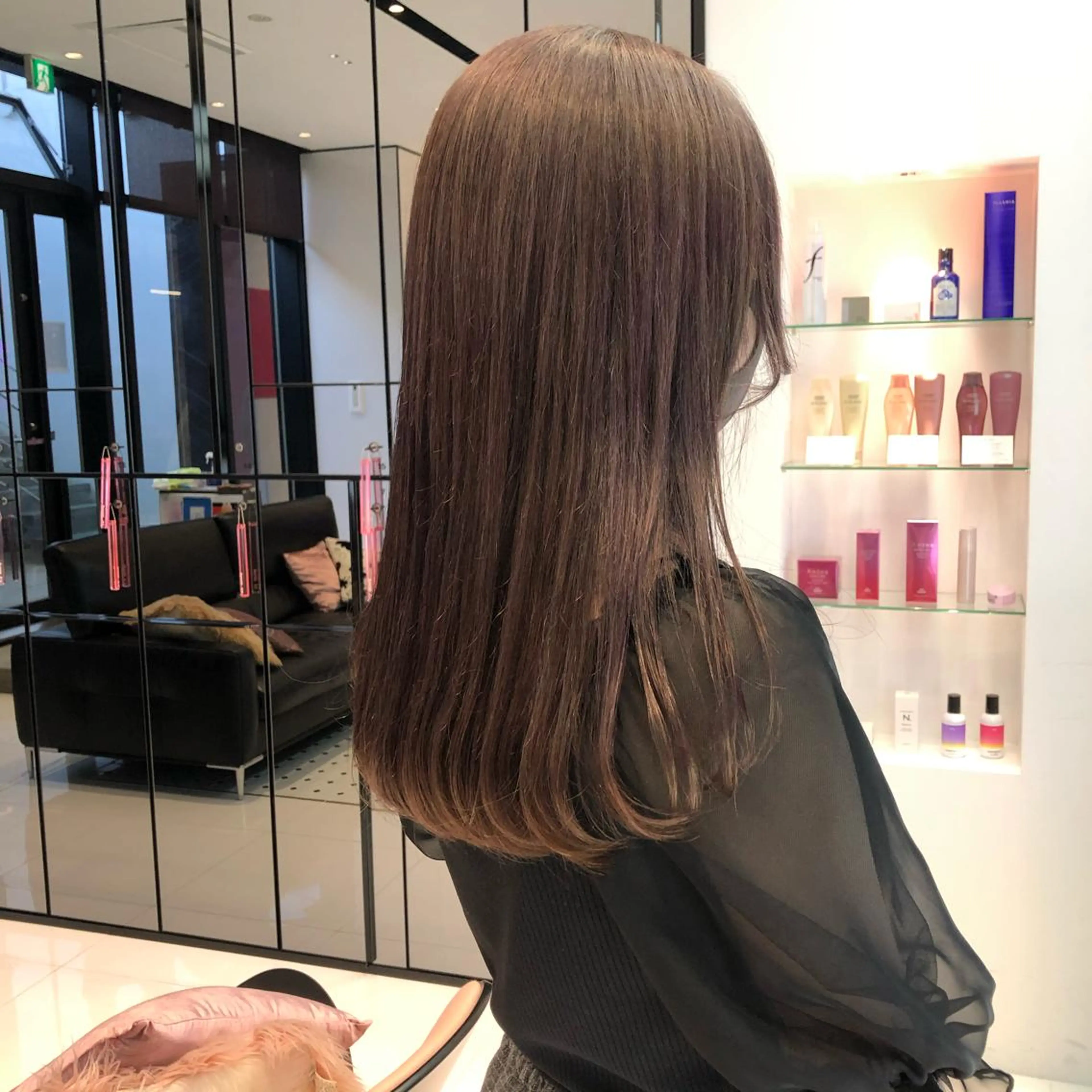 ロング カラー グレージュ ラベンダーカラー ラベンダーグレージュ ラベンダーグレー 相川 愛実のヘアスタイル
