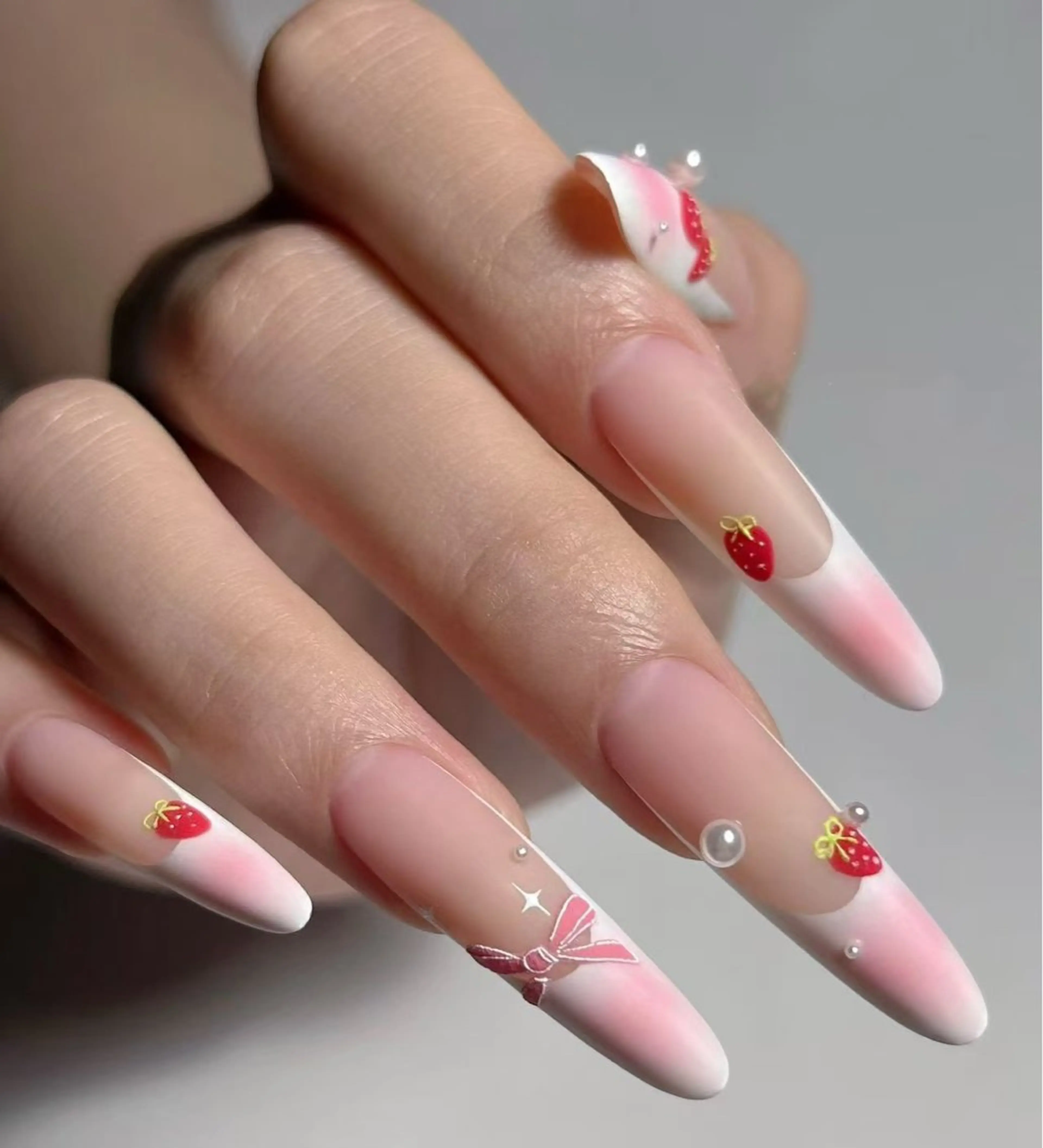 ネイル オーロラネイル フラワーネイル フットネイル フレンチネイル ジェルネイル ハンドネイル 相沢 さやかのネイルデザイン