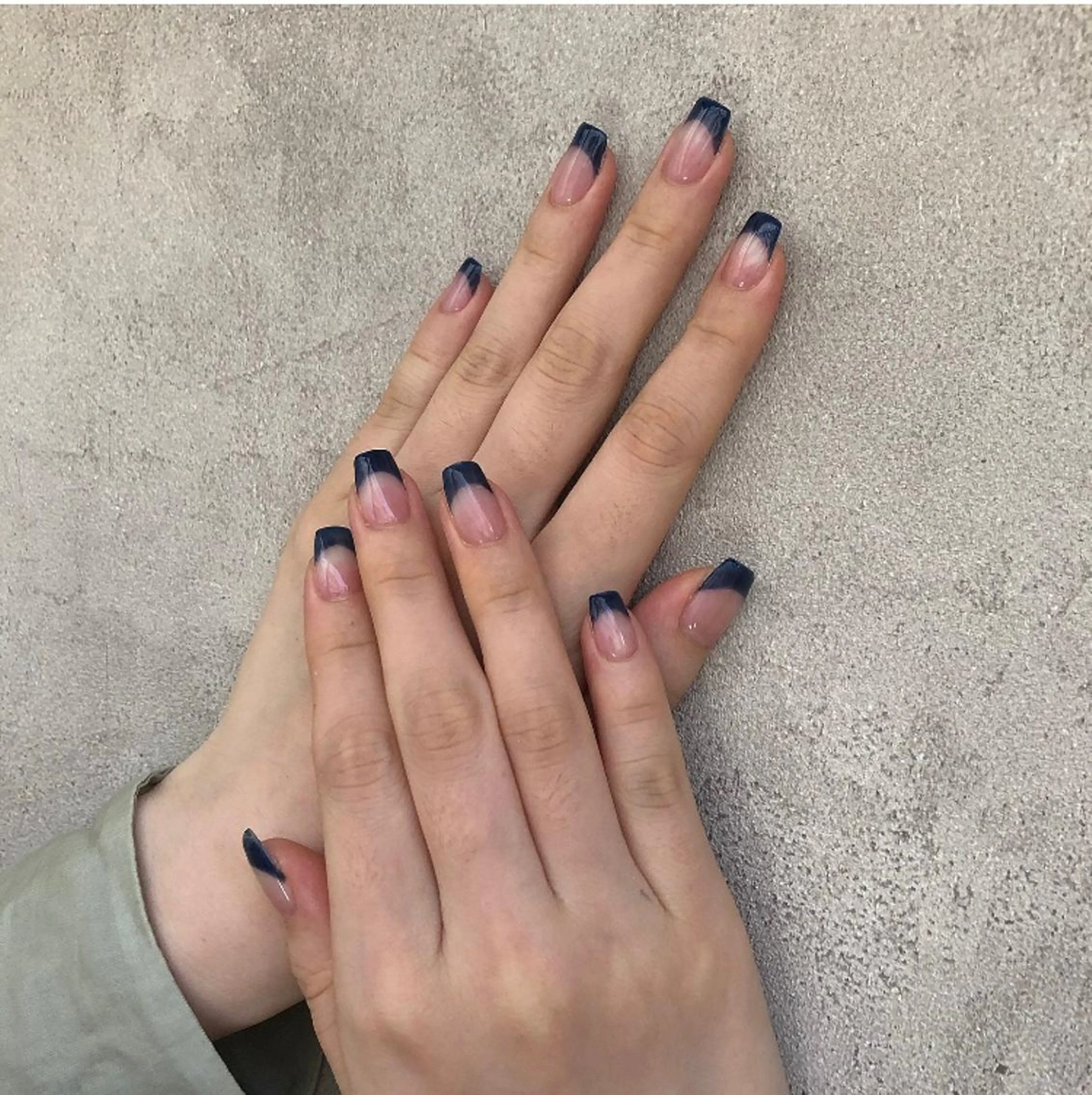 ネイル フレンチネイル ネイビー ハンドネイル .Etel atelier.のネイルデザイン