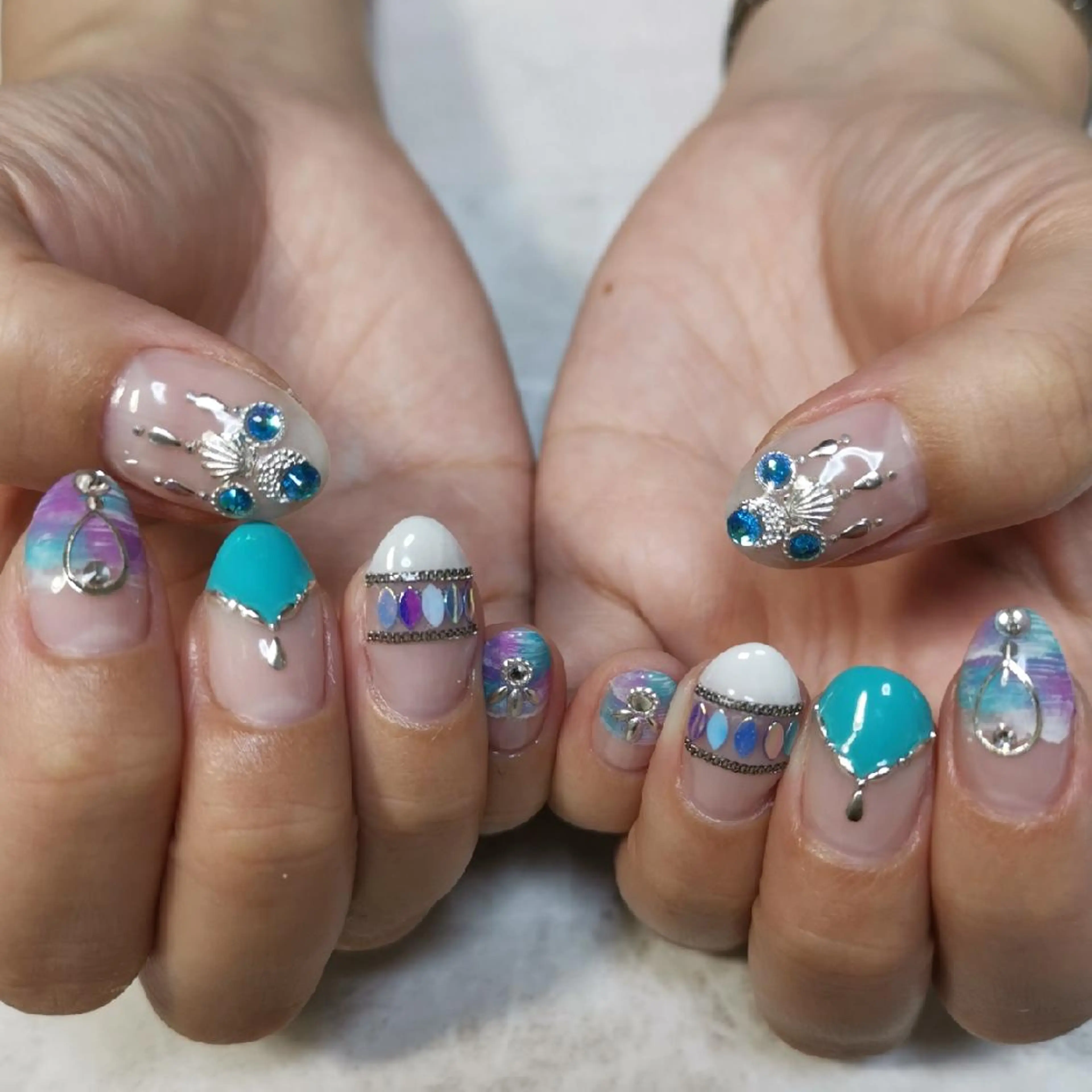 ネイル 持ち込み シルバー ハンドネイル reve あやののネイルデザイン