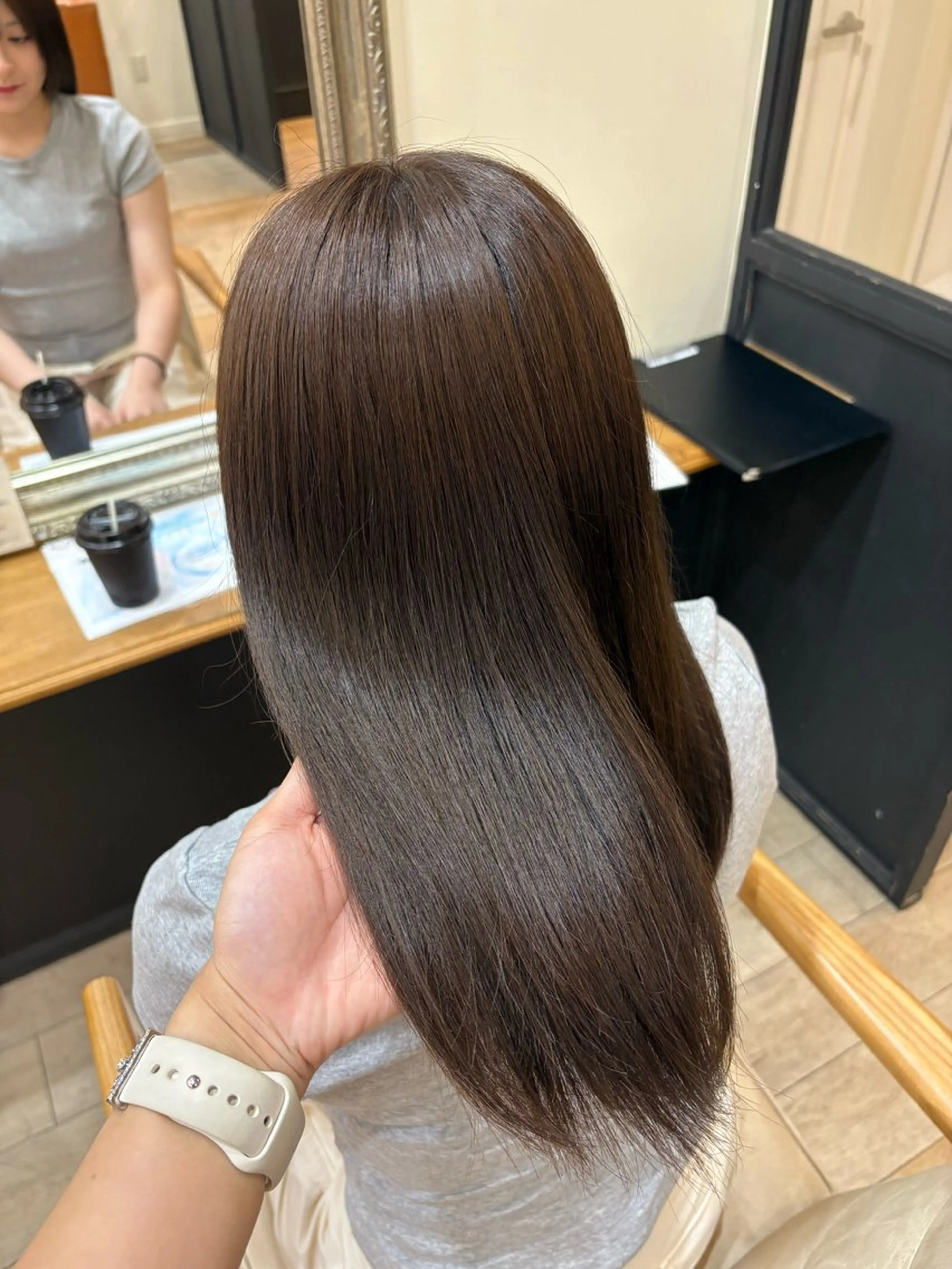 カラー ヘアカラー トリートメント しおり🍬 KOKORO🤍のヘアスタイル