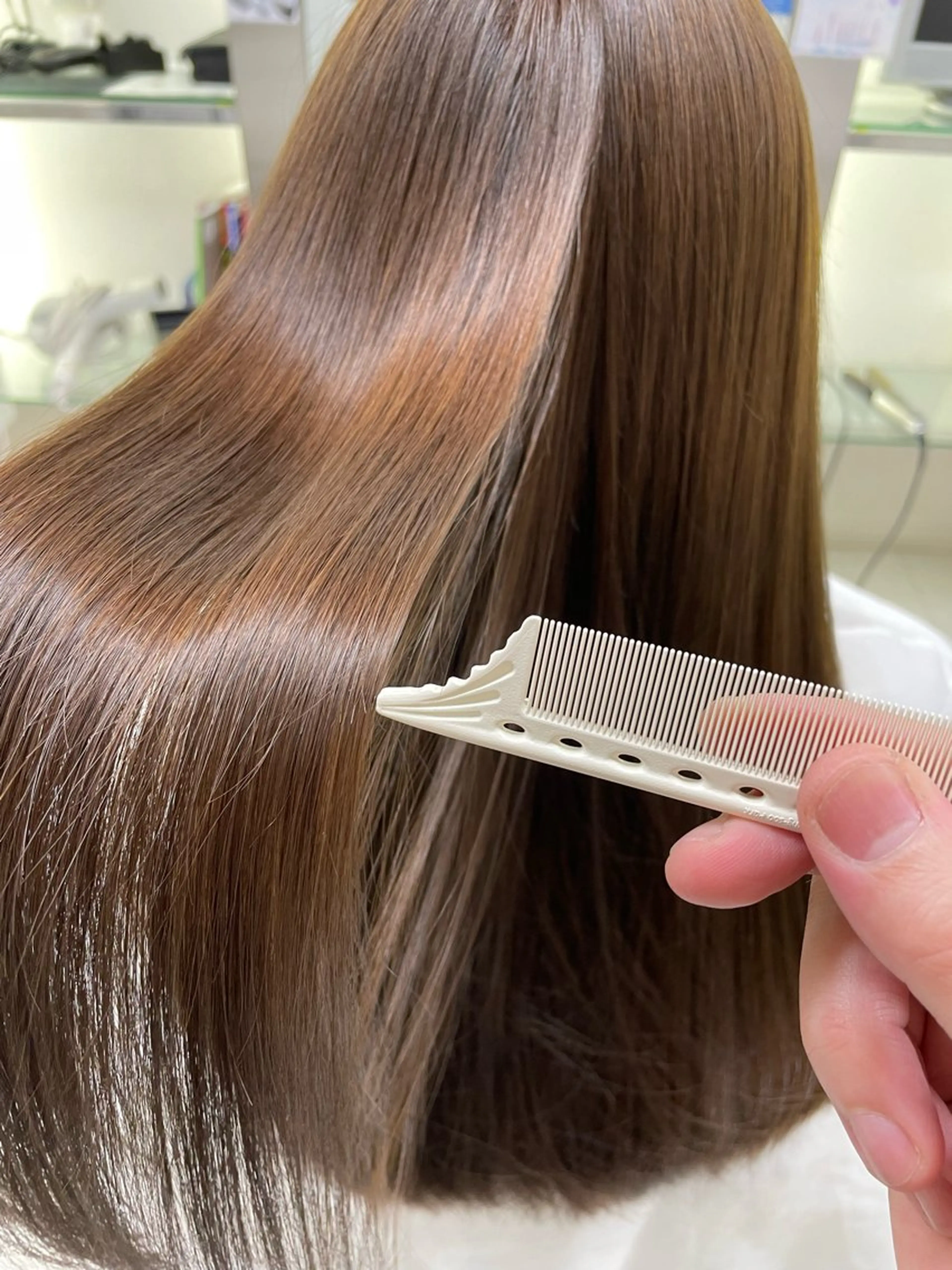 セミロング ヒヨシ ルナのヘアスタイル