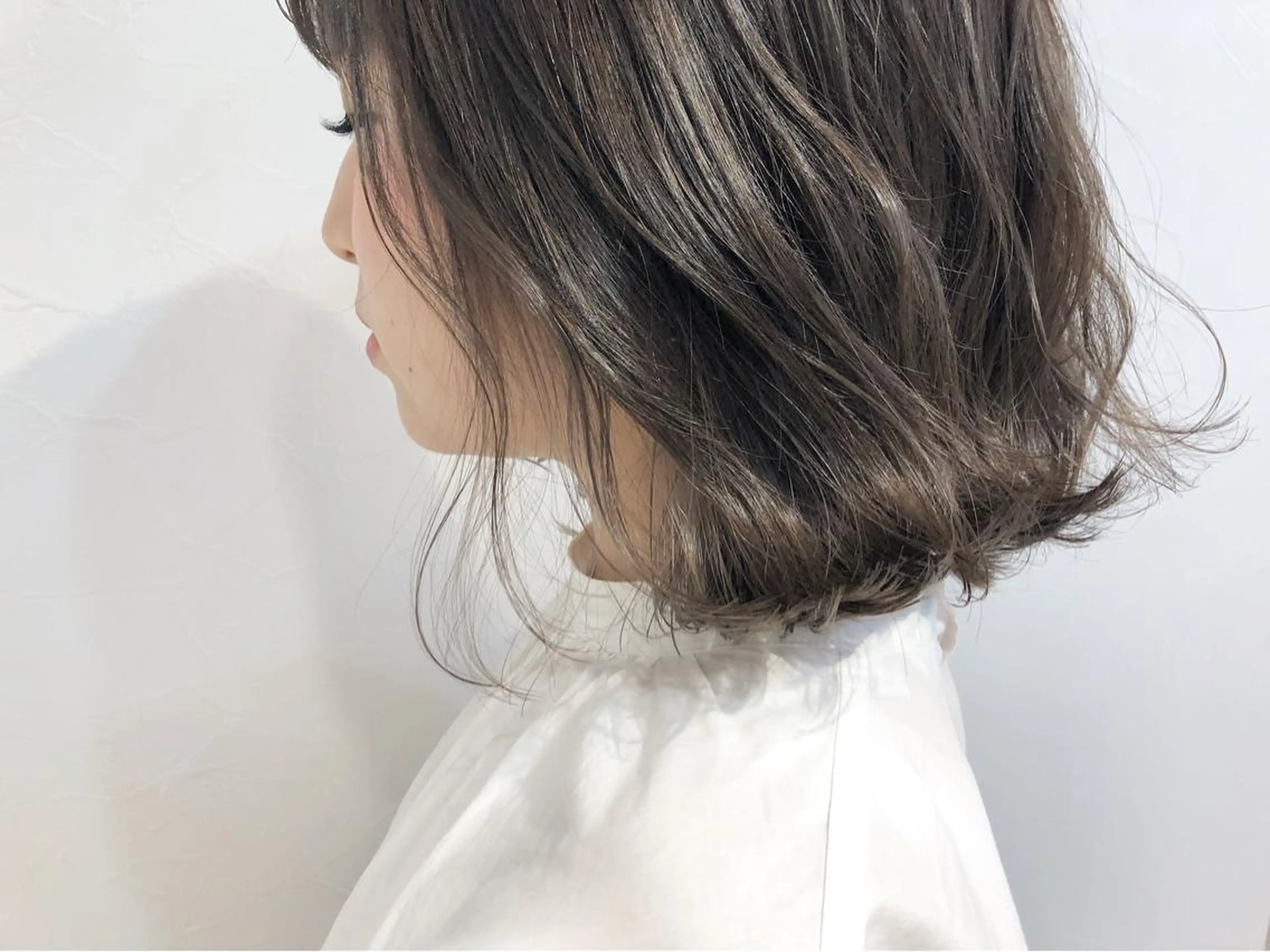 カラー アッシュ ベージュカラー ハイライトカラー イルミナカラー インナーカラー 夜23時まで予約🉑 reverieあきらのヘアスタイル