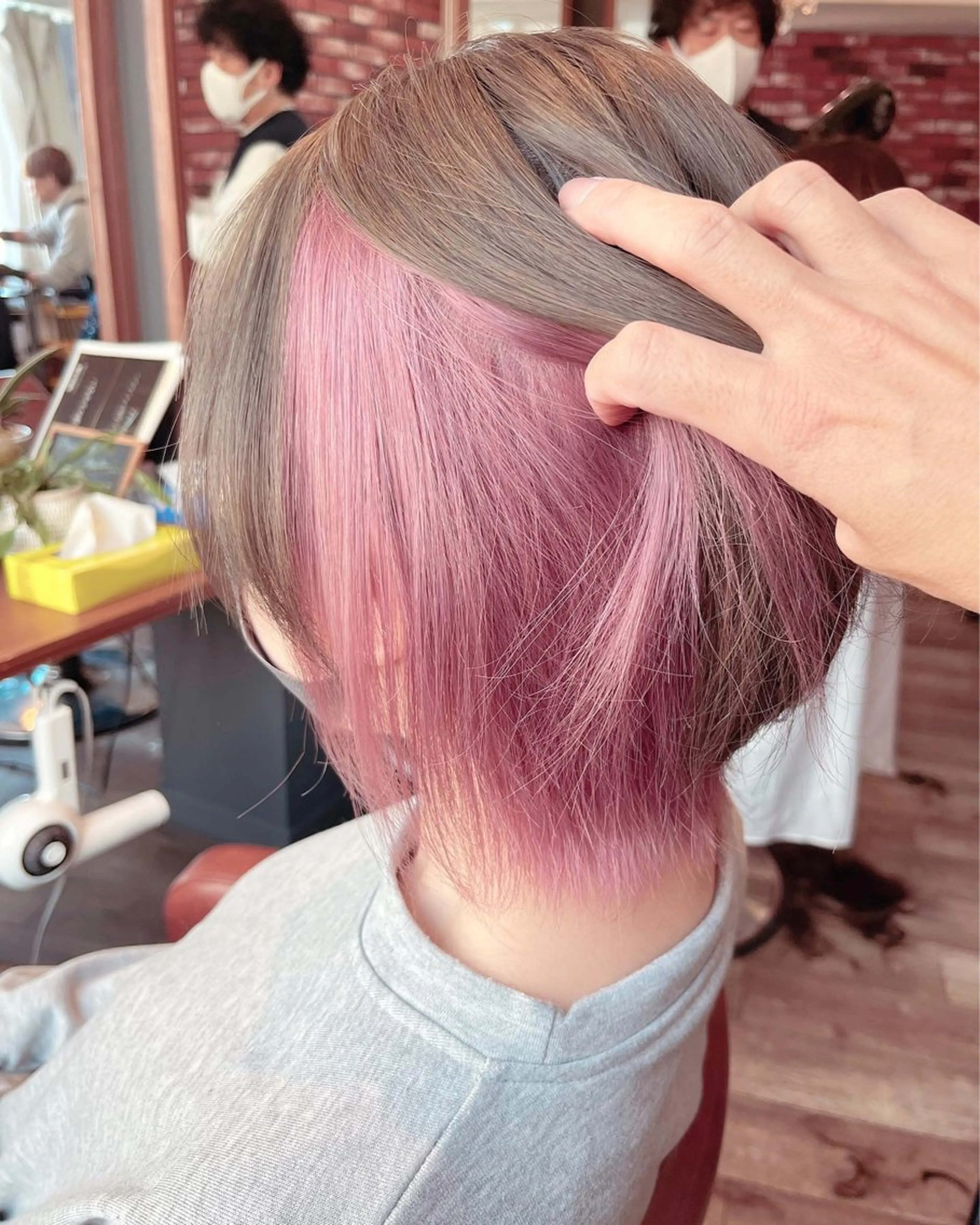 ショート カラー ブリーチ 眞壁 華子のヘアスタイル