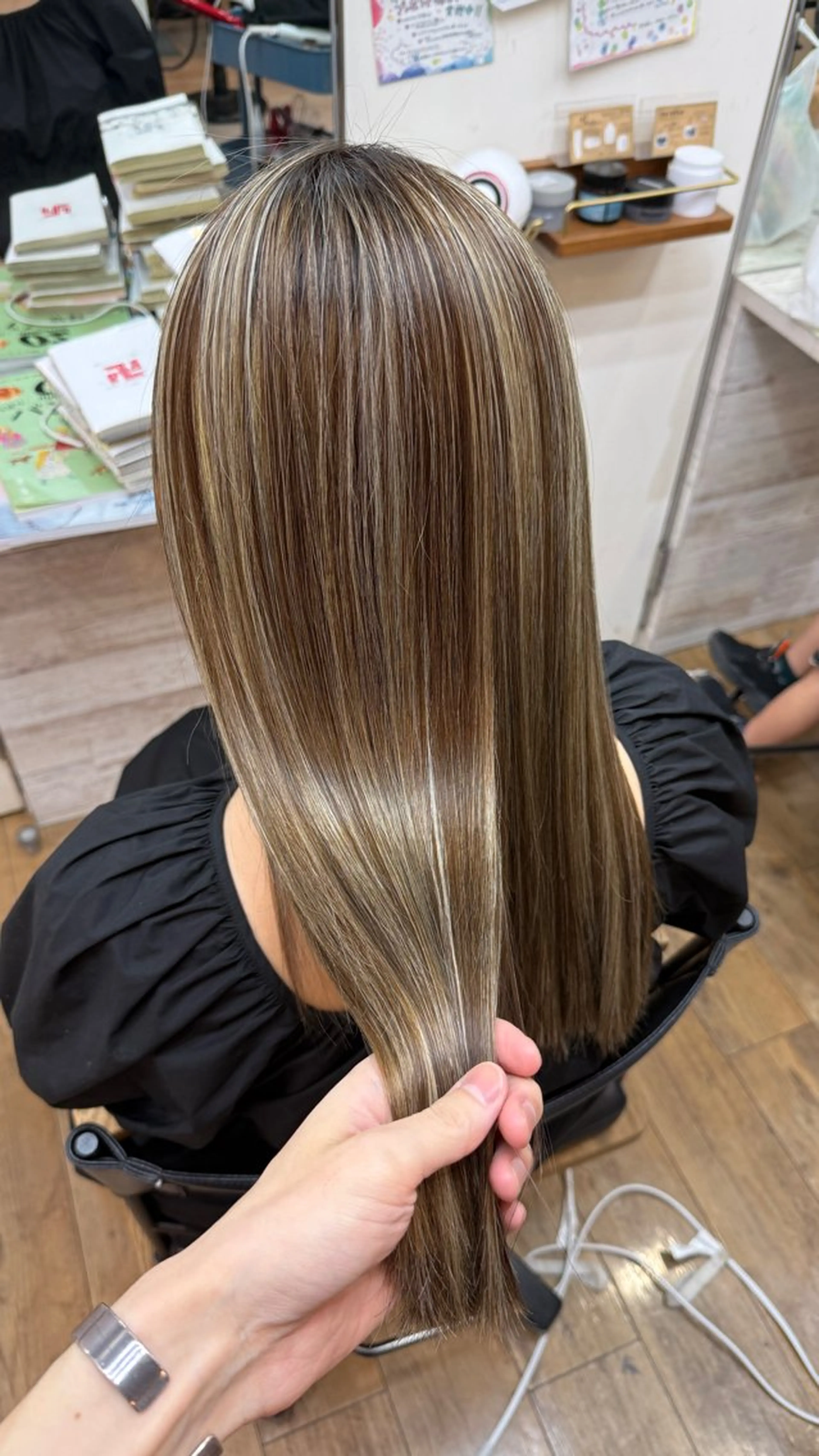 ロング カラー ハイライトカラー ハイライト 髪質改善 トリートメント ヘアカラー トリートメント 🌈ハイライト特化 🌈 🐶ノザワ🐶のヘアスタイル