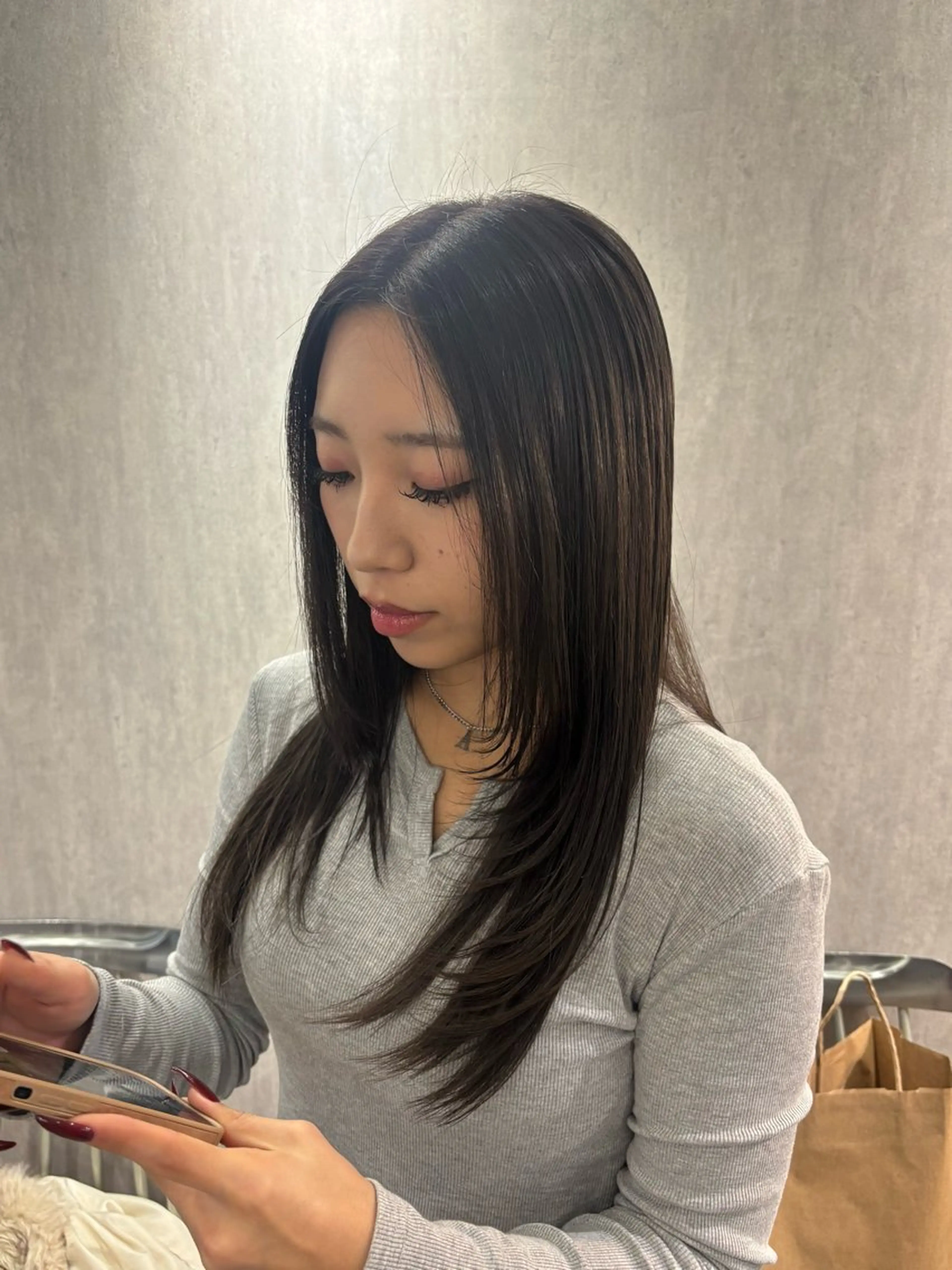 ロング 顔まわりレイヤー 顔周りカット レイヤーカット カット ヘアカラー 石原 望来のヘアスタイル