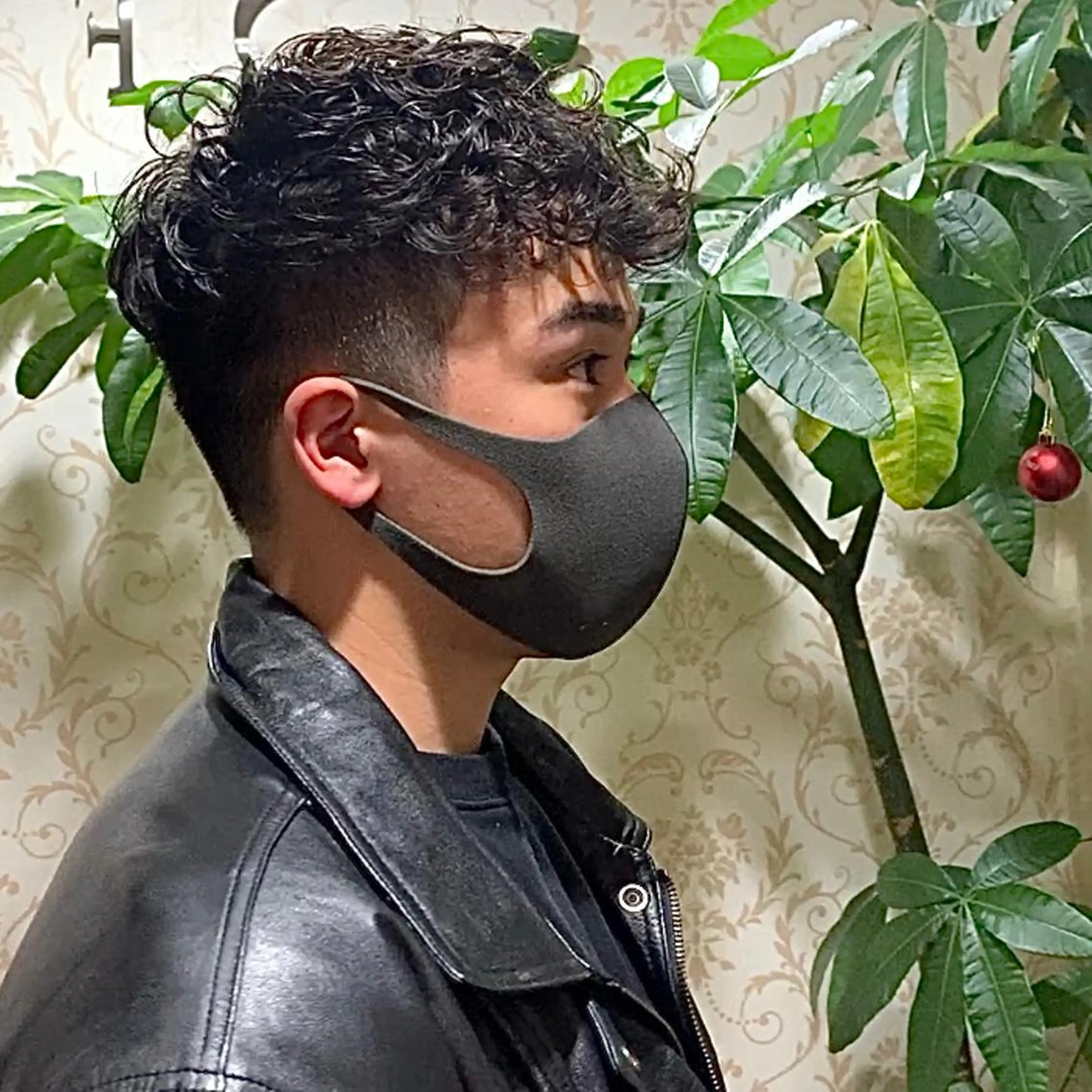 パーマ メンズ フェードカット メンズパーマ スペインカール メンズパーマ&メンズ 縮毛矯正ならヒラノのヘアスタイル