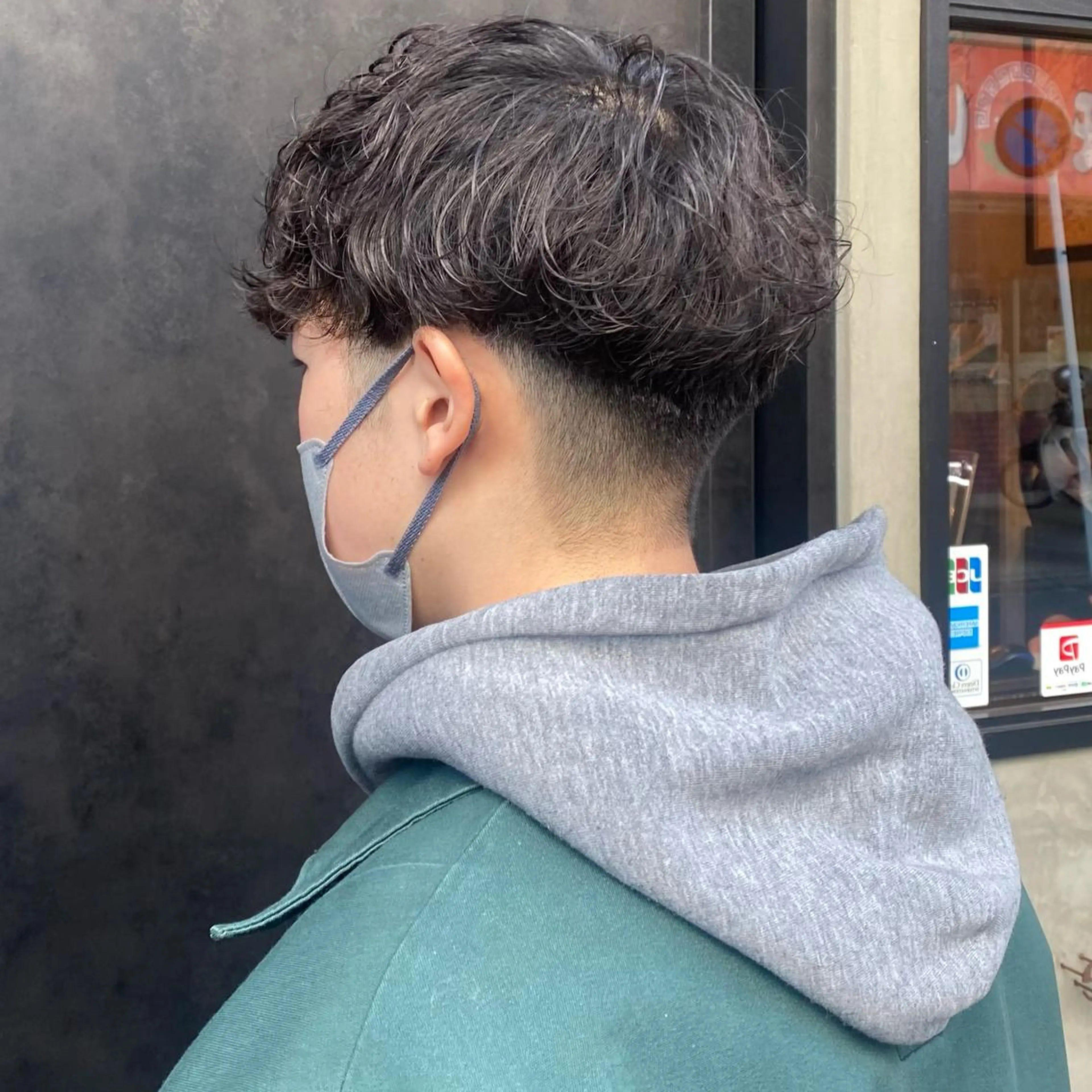 メンズ マッシュ 刈り上げ カット 比嘉 陽のヘアスタイル