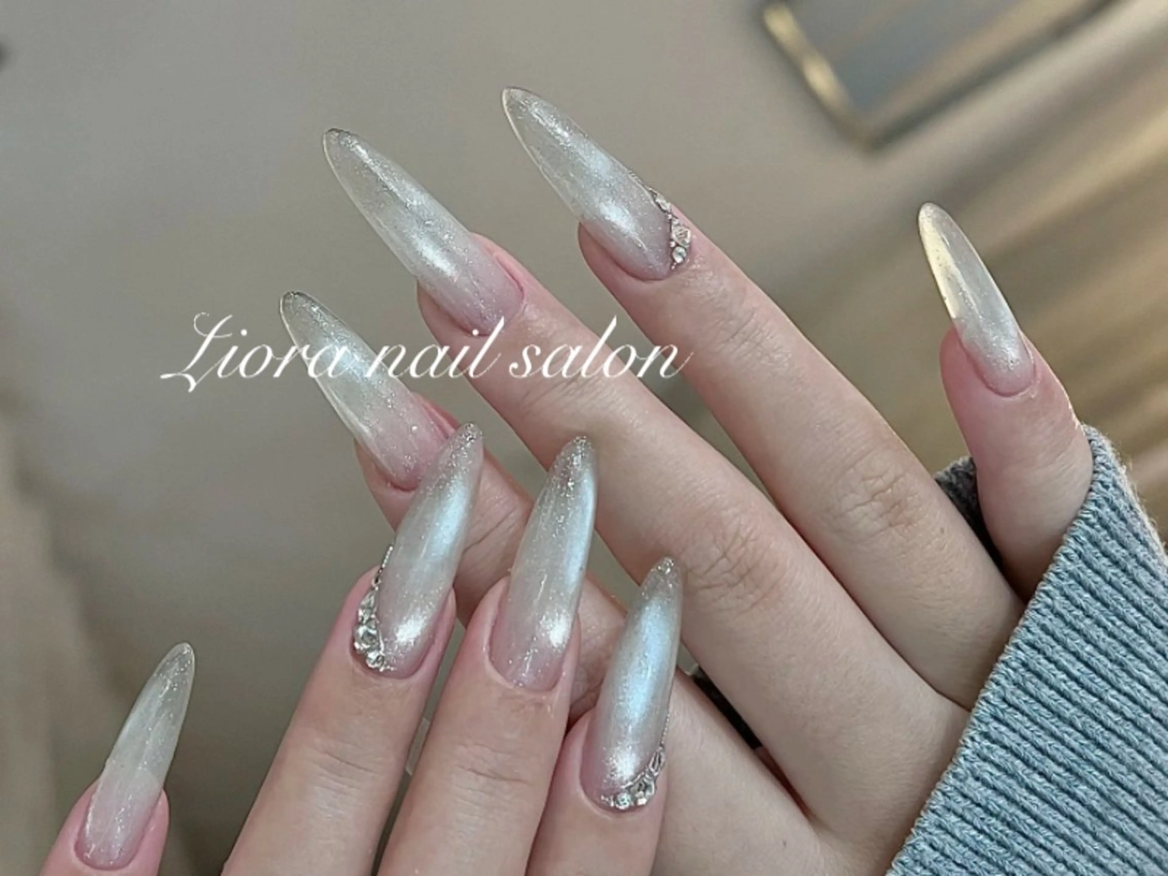 ネイル アートネイル フレンチネイル ジェルネイル ガーリー グラデーション ハンドネイル Liora nail スカルプ専門店のネイルデザイン
