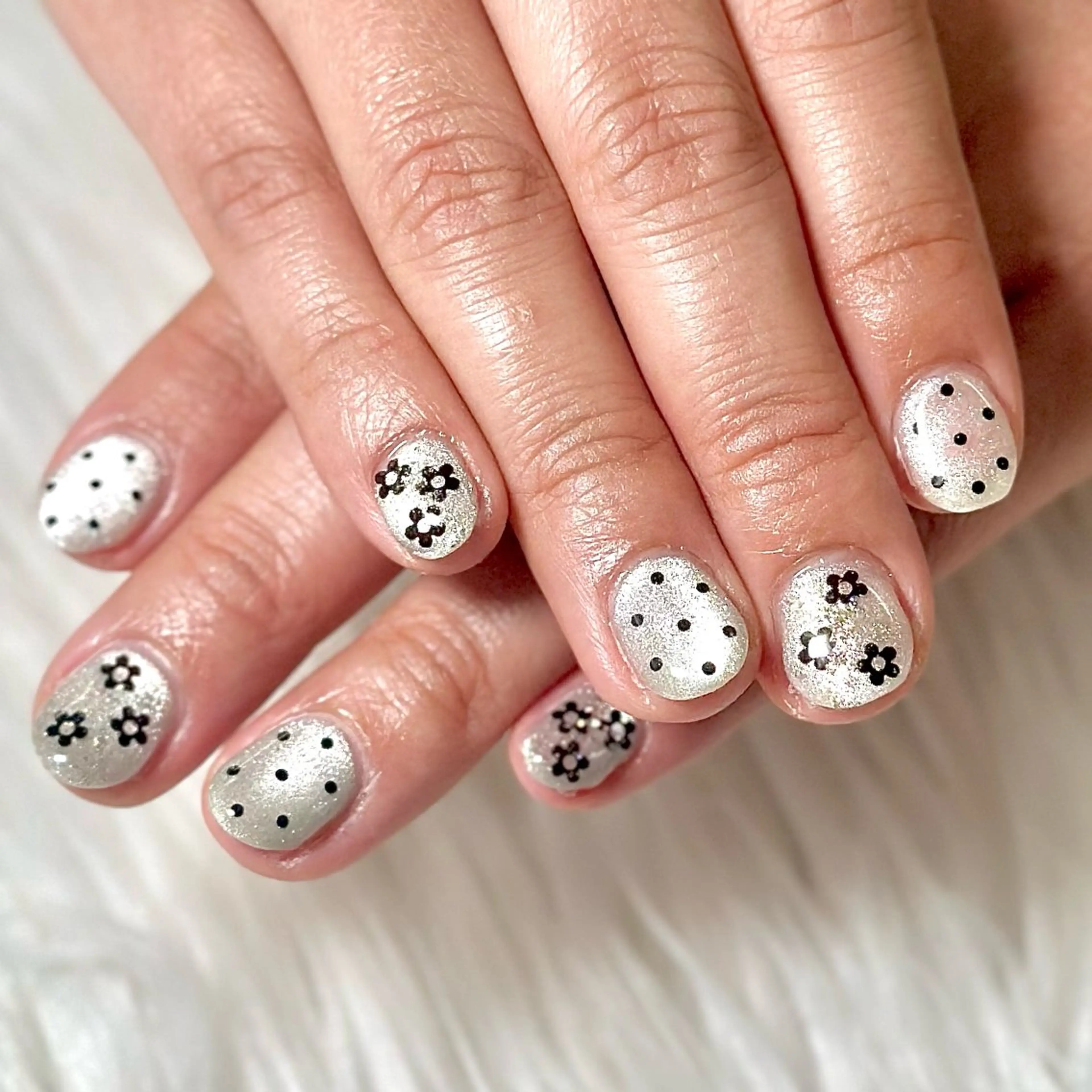 ネイル マグネットネイル ハンドネイル Heartnail Hino Reinaのネイルデザイン