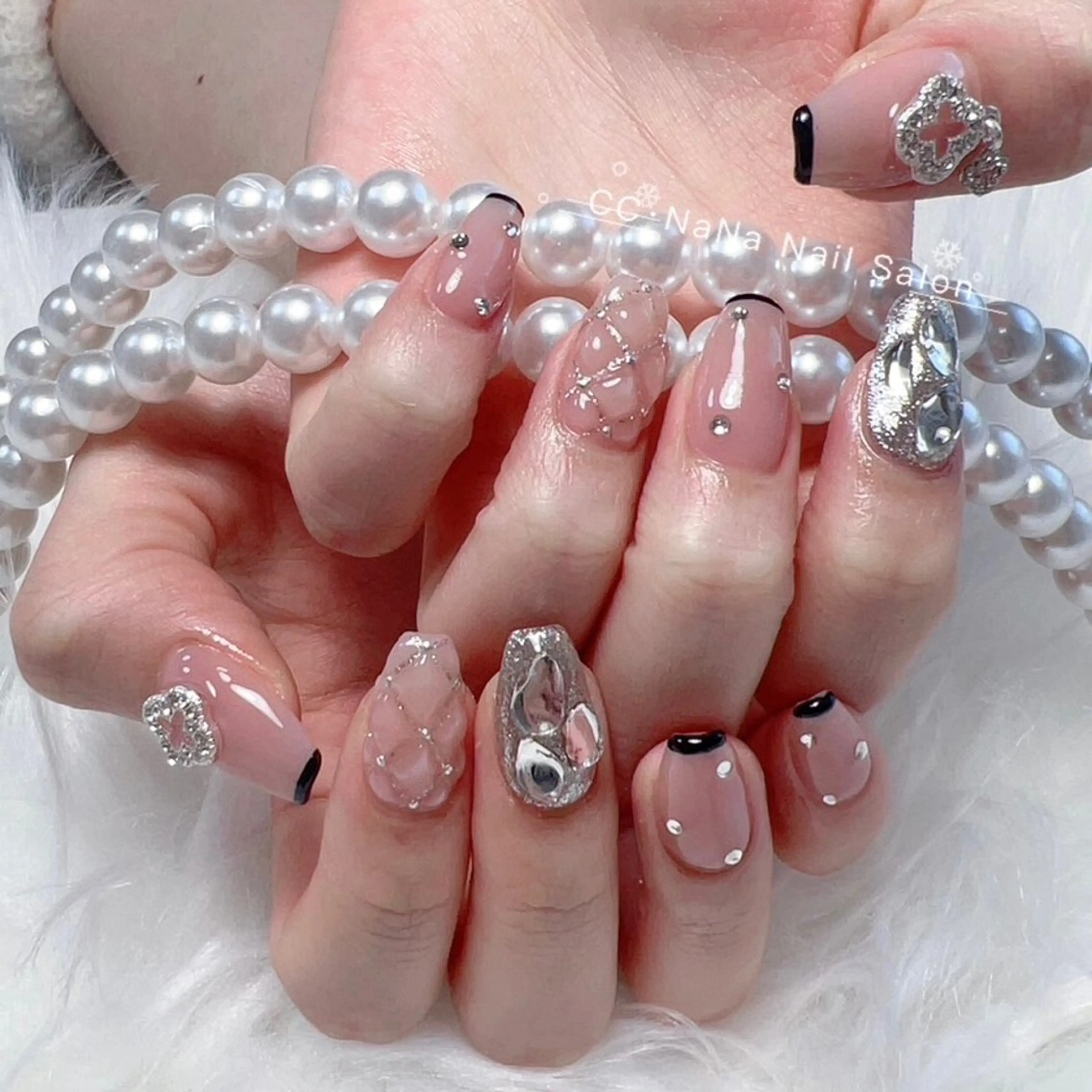 ネイル アートネイル チークネイル フラッシュネイル ハート キラキラネイル ハンドネイル 💎CC・NaNa 韓国風ネイル🌙Cのネイルデザイン