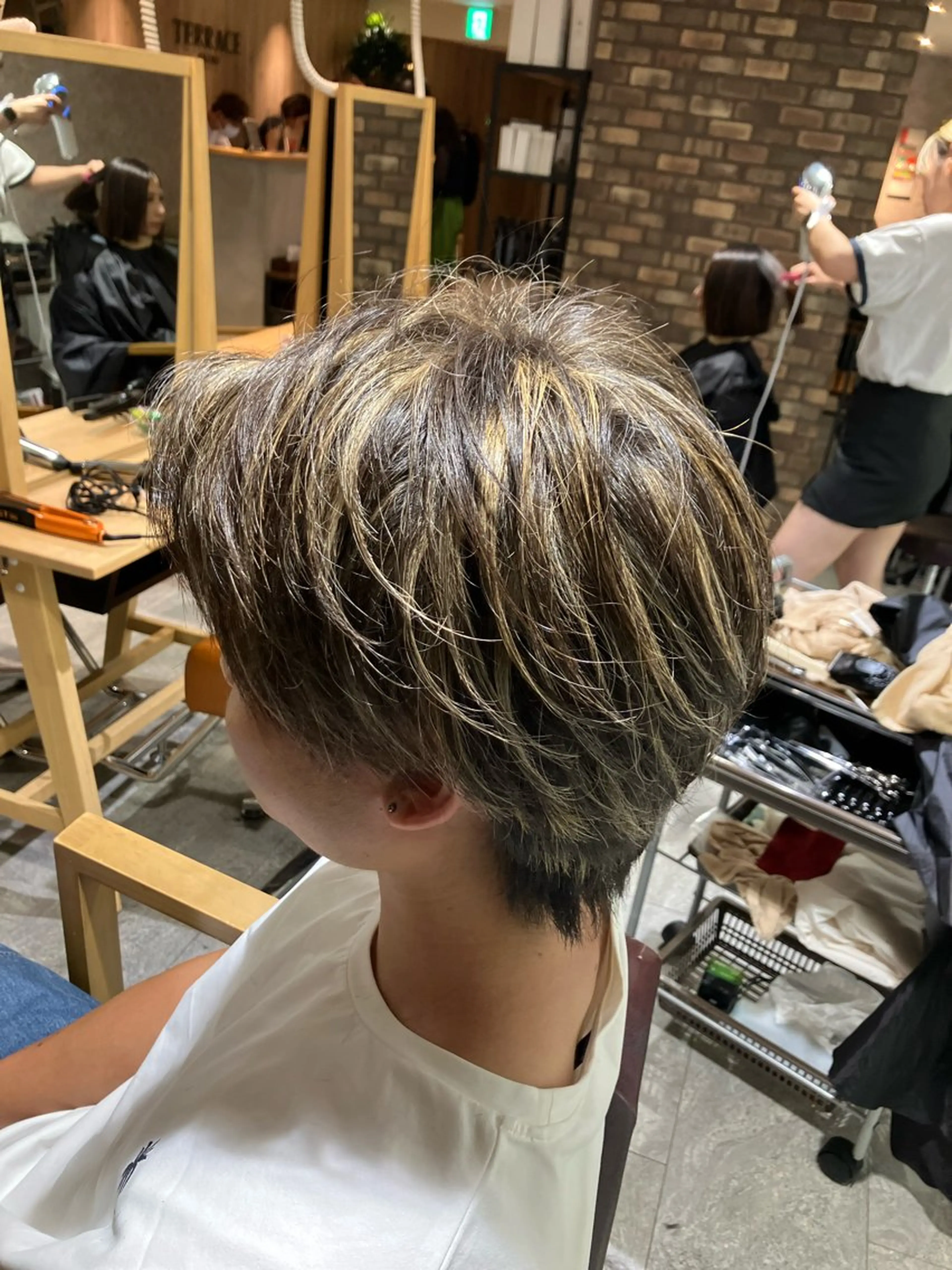 カラー メンズ メンズハイライト ハイライトカラー メンズパーマ職人馬場 和哉のヘアスタイル