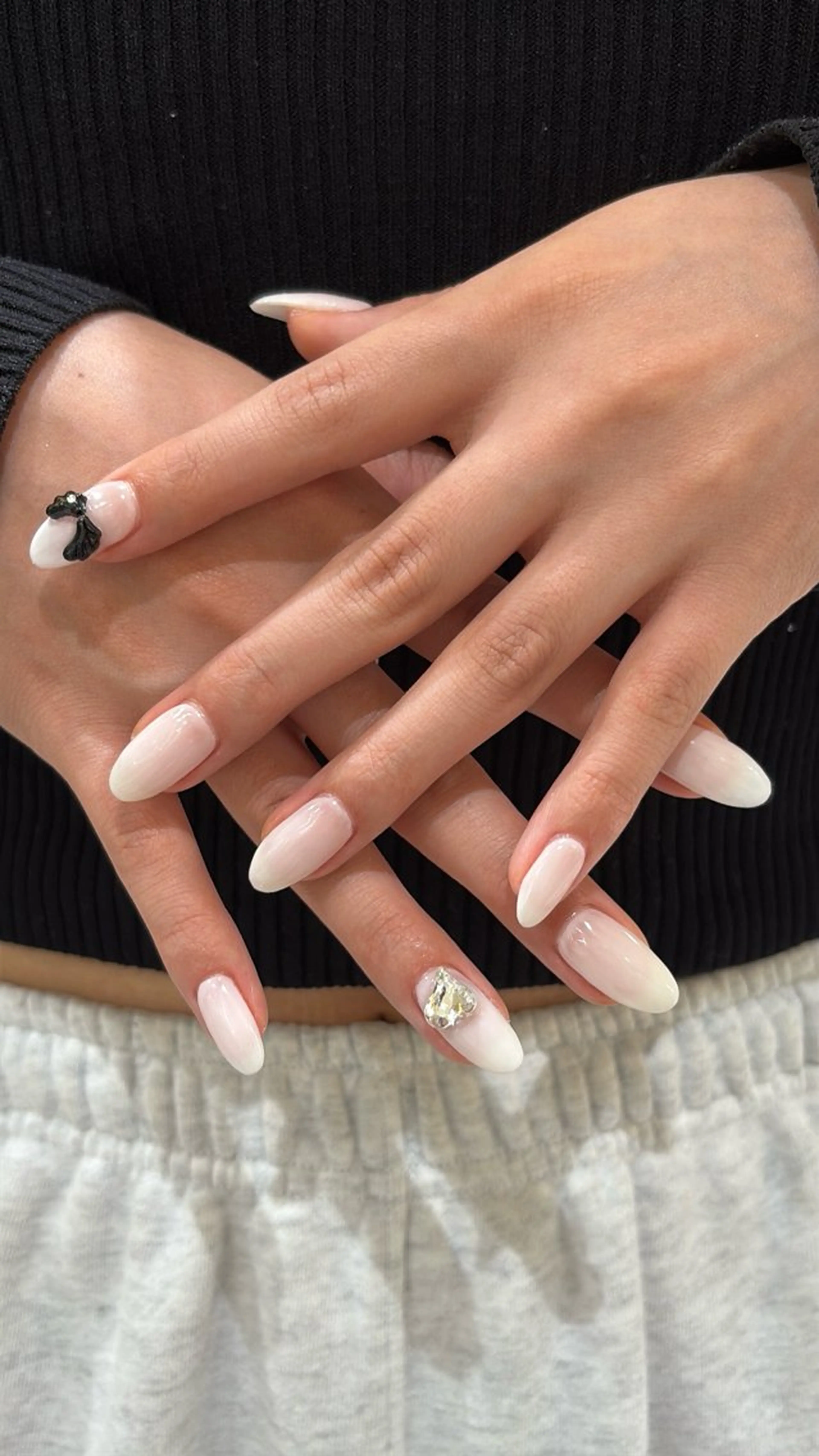 ネイル ハート ワンホンネイル ホワイト 🦋sana🦋 似合わせカット✁のヘアスタイル