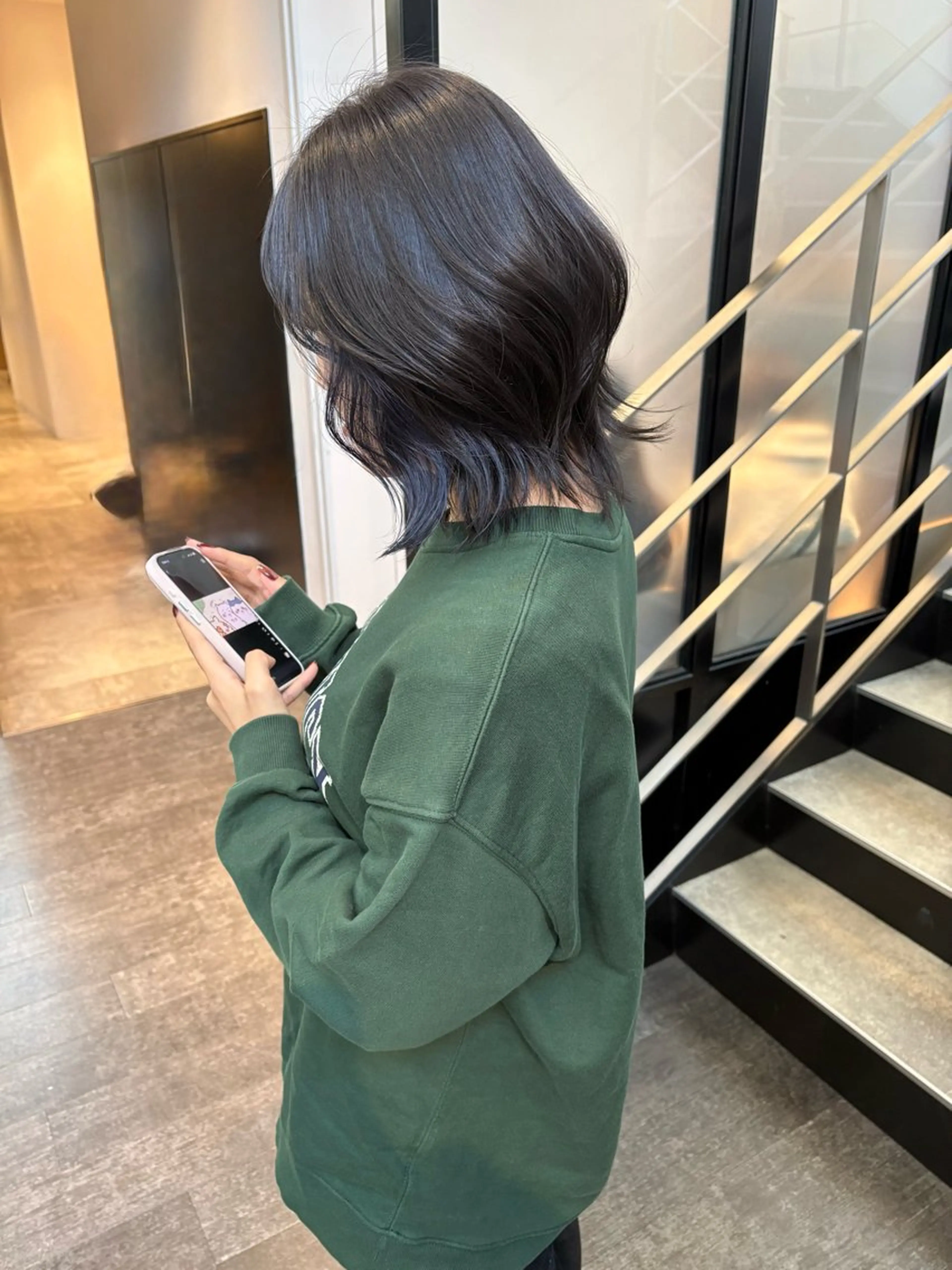 ミディアム カラー ボブレイヤー 透明感カラー ボブ レイヤーカット カット ヘアカラー mao | 柔らか艶カラー🫧のヘアスタイル
