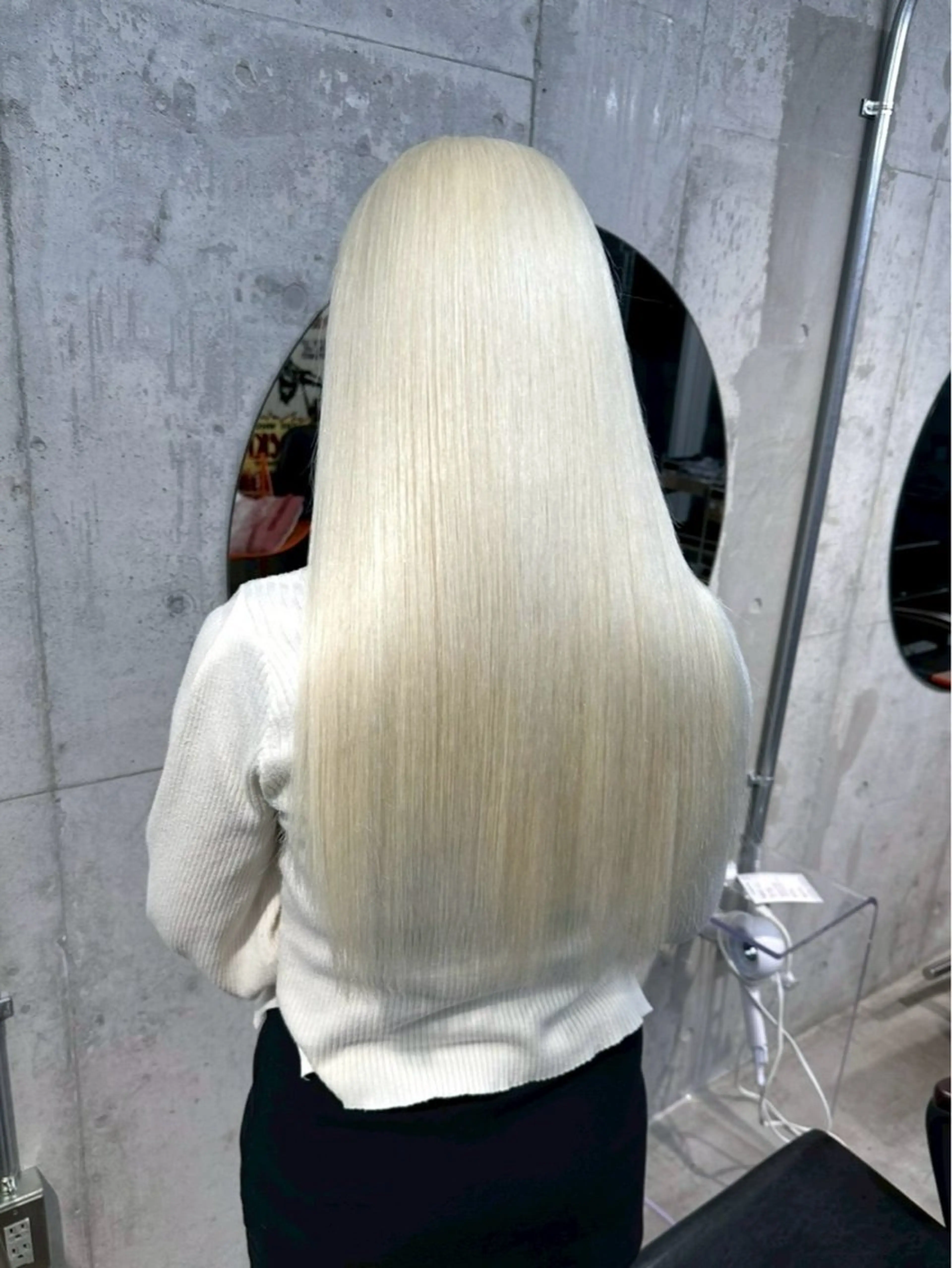 【ハイトーンのリタッチの方おすすめ❕】根本ハイブリーチ(ケア込)+艶カラー+トリートメント💎✨の写真