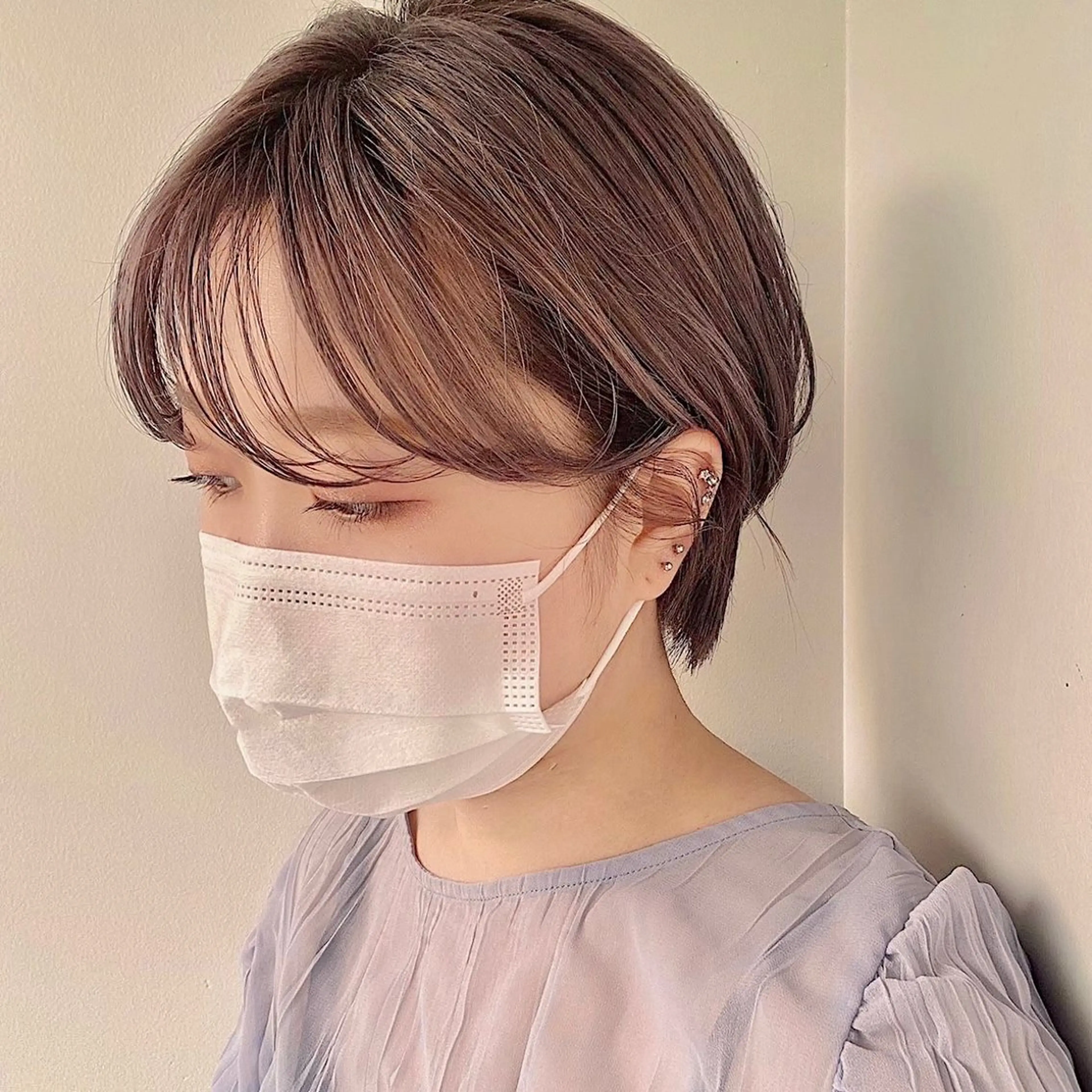 ショート ショートボブ ボブ ショートヘア あやめ【顔まわり/レ イヤー/柔らかカラ】のヘアスタイル