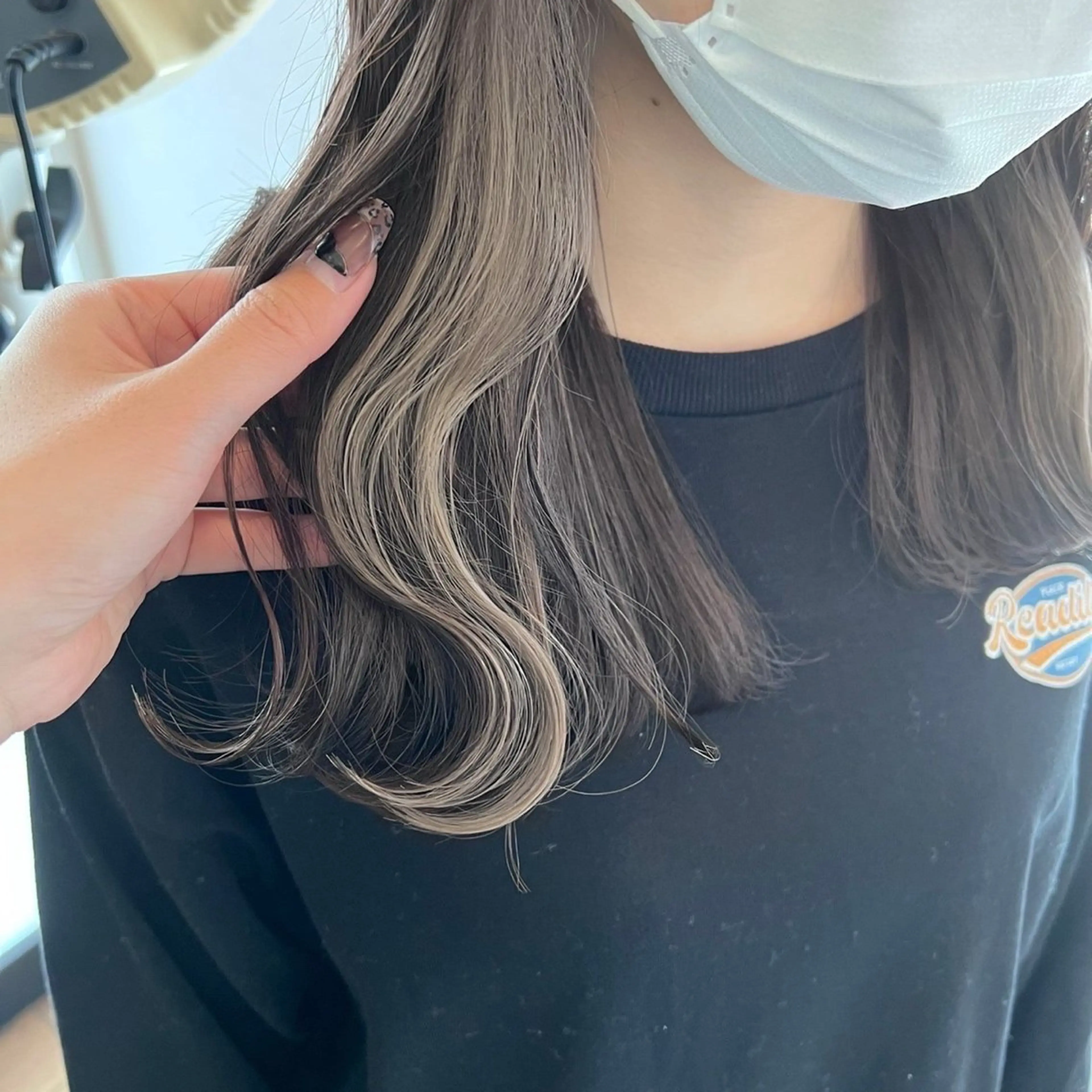 カラー 若林 玲奈のヘアスタイル