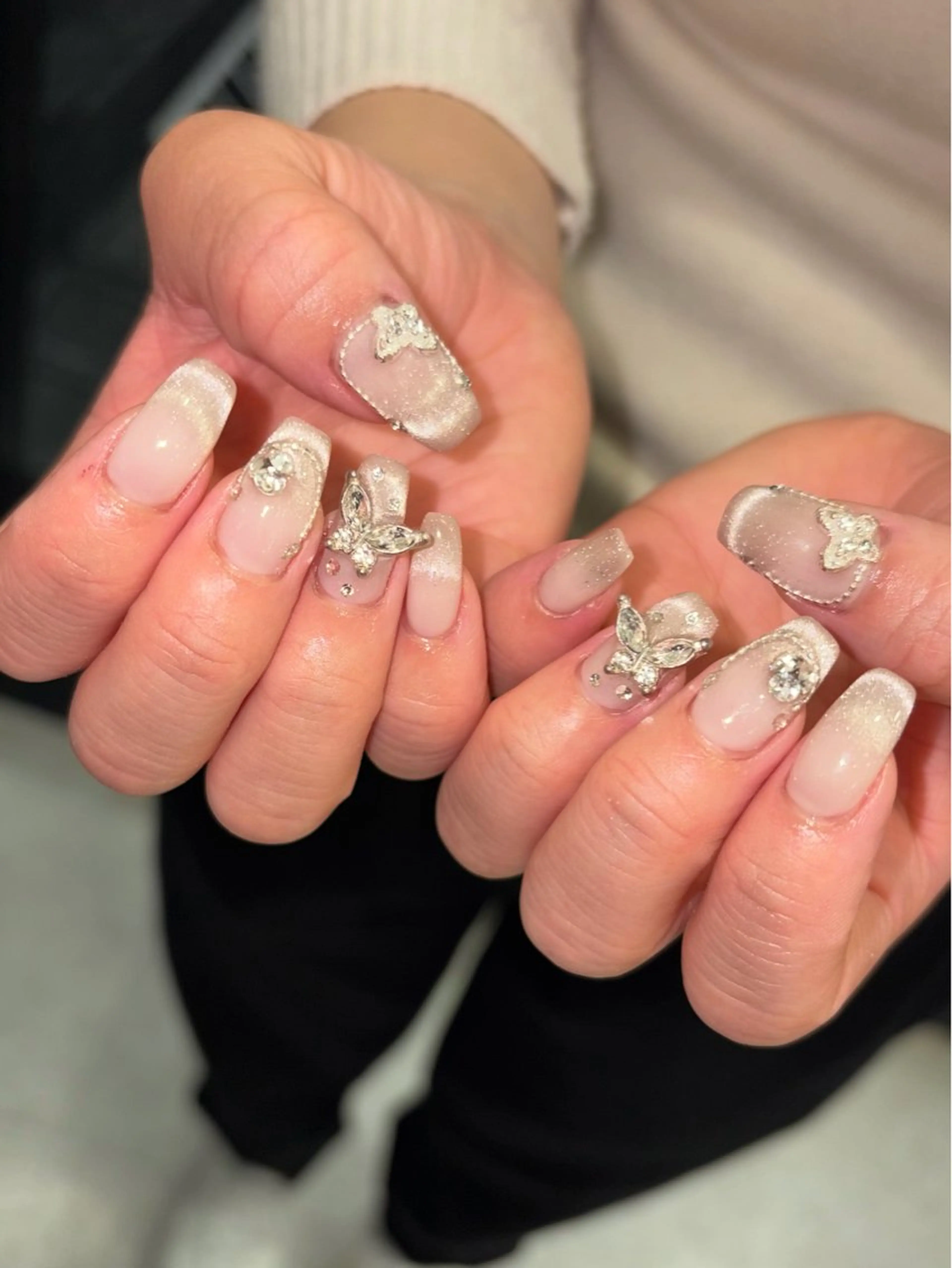 ネイル フレンチネイル マグネットネイル ハンドネイル FLORANZ 🫧AIRI🫧のネイルデザイン