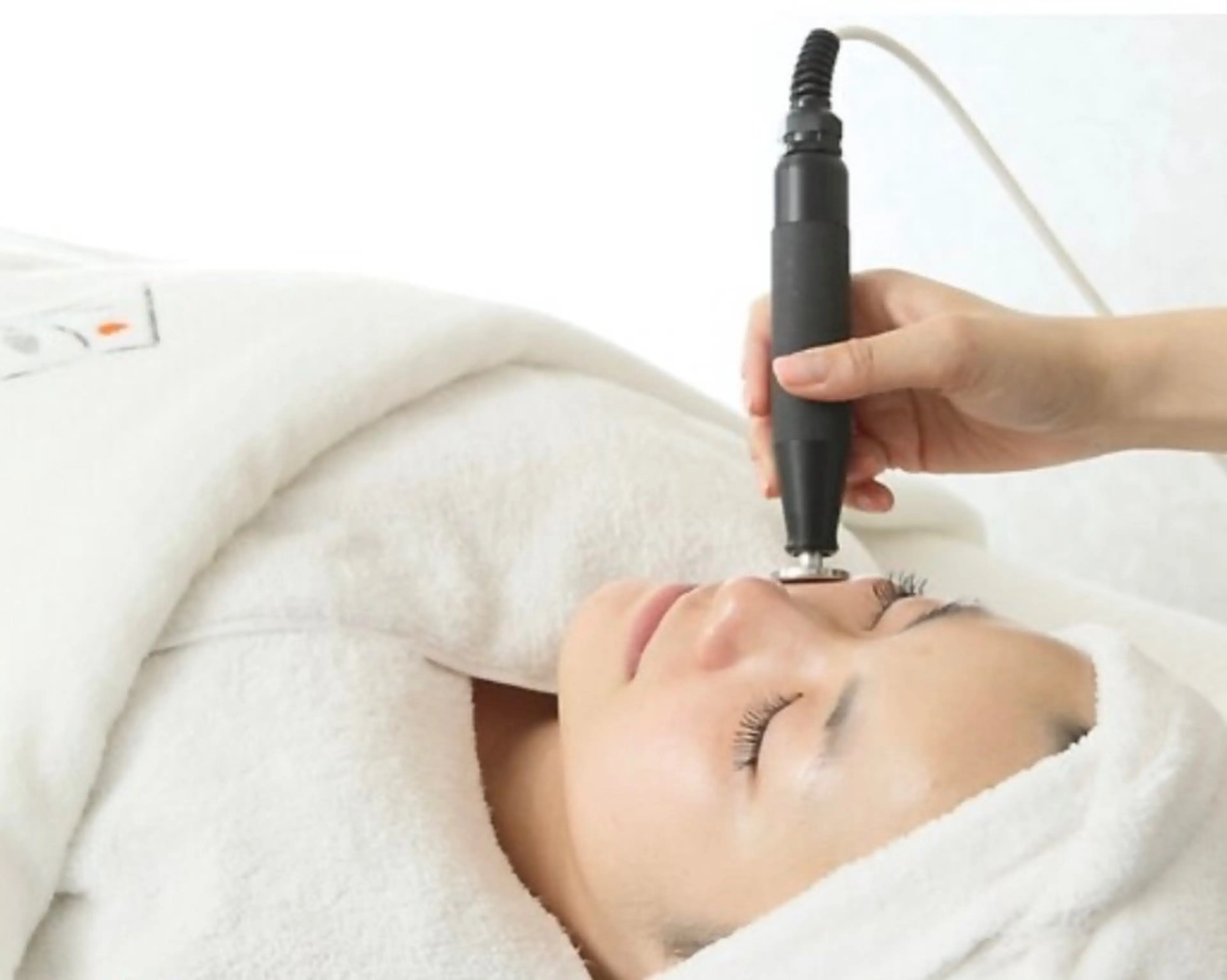 ROUN'　南 鈴沙のネイルデザイン