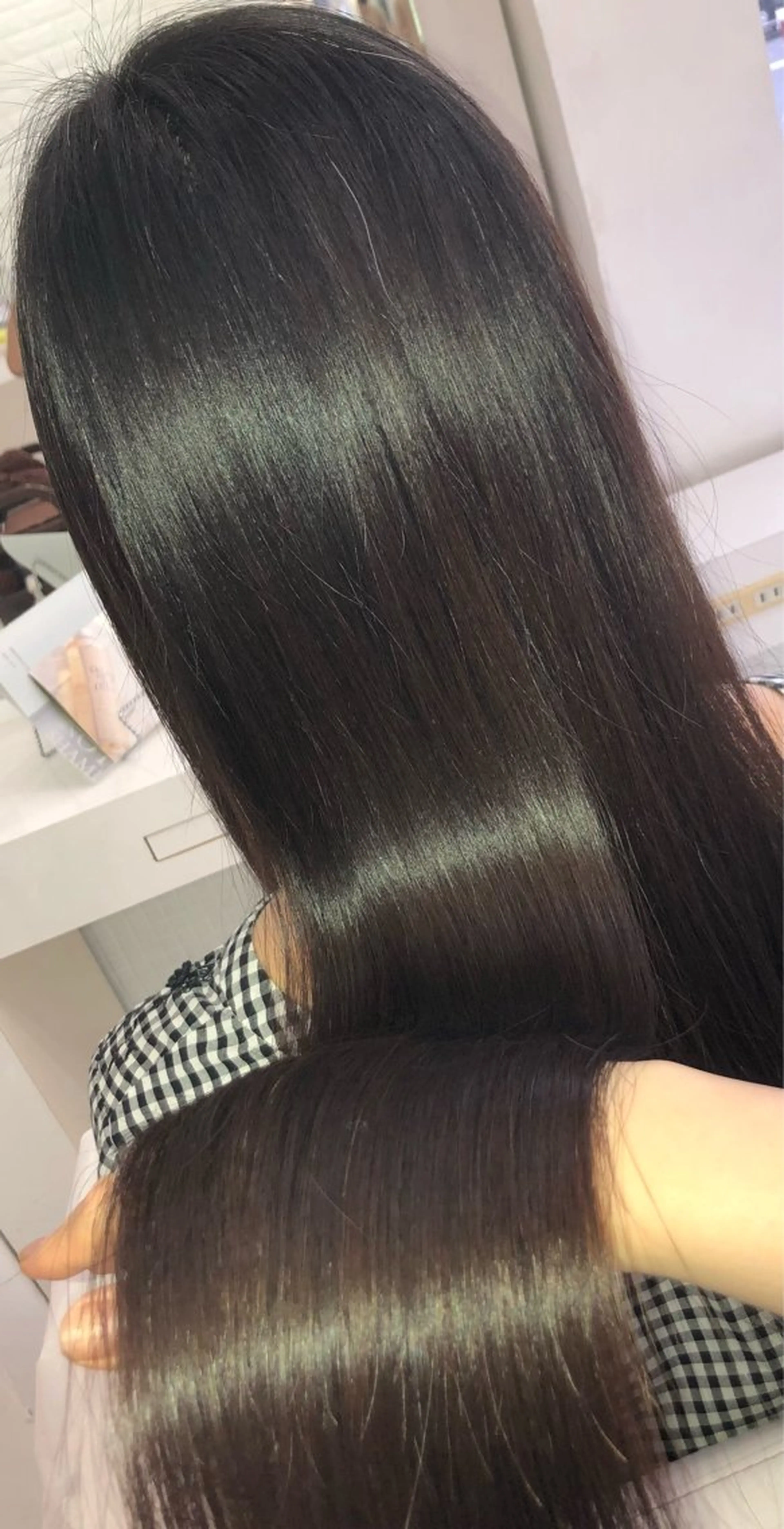 ロング 糸賀 千穂のヘアスタイル