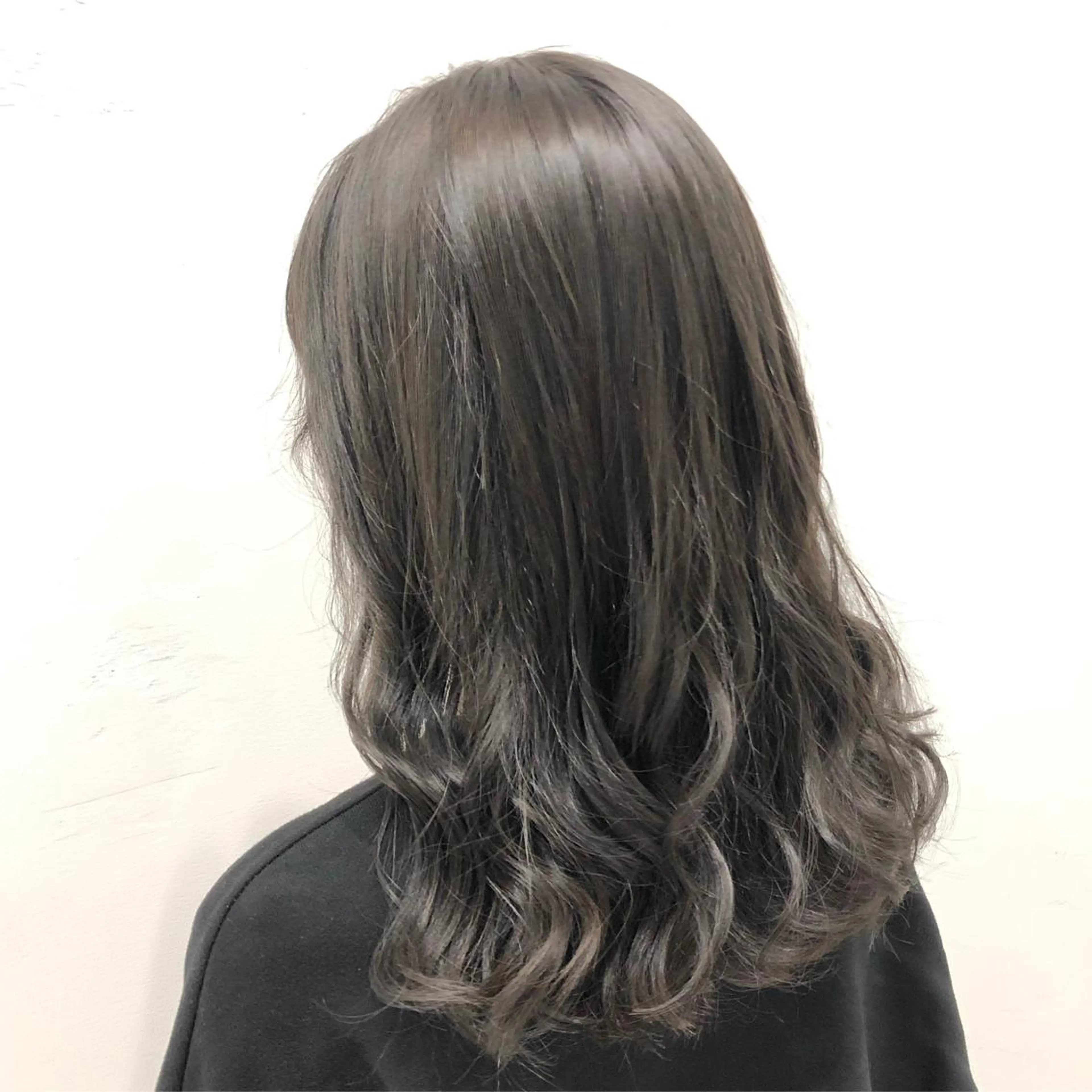 ロング カラー グレージュ アイスグレージュ カット ヘアカラー トリートメント GO TODAY SHAIRE SALON原宿vita店舗所属・💖ブリーチなし透明 感💖ASAHIのヘアスタイル