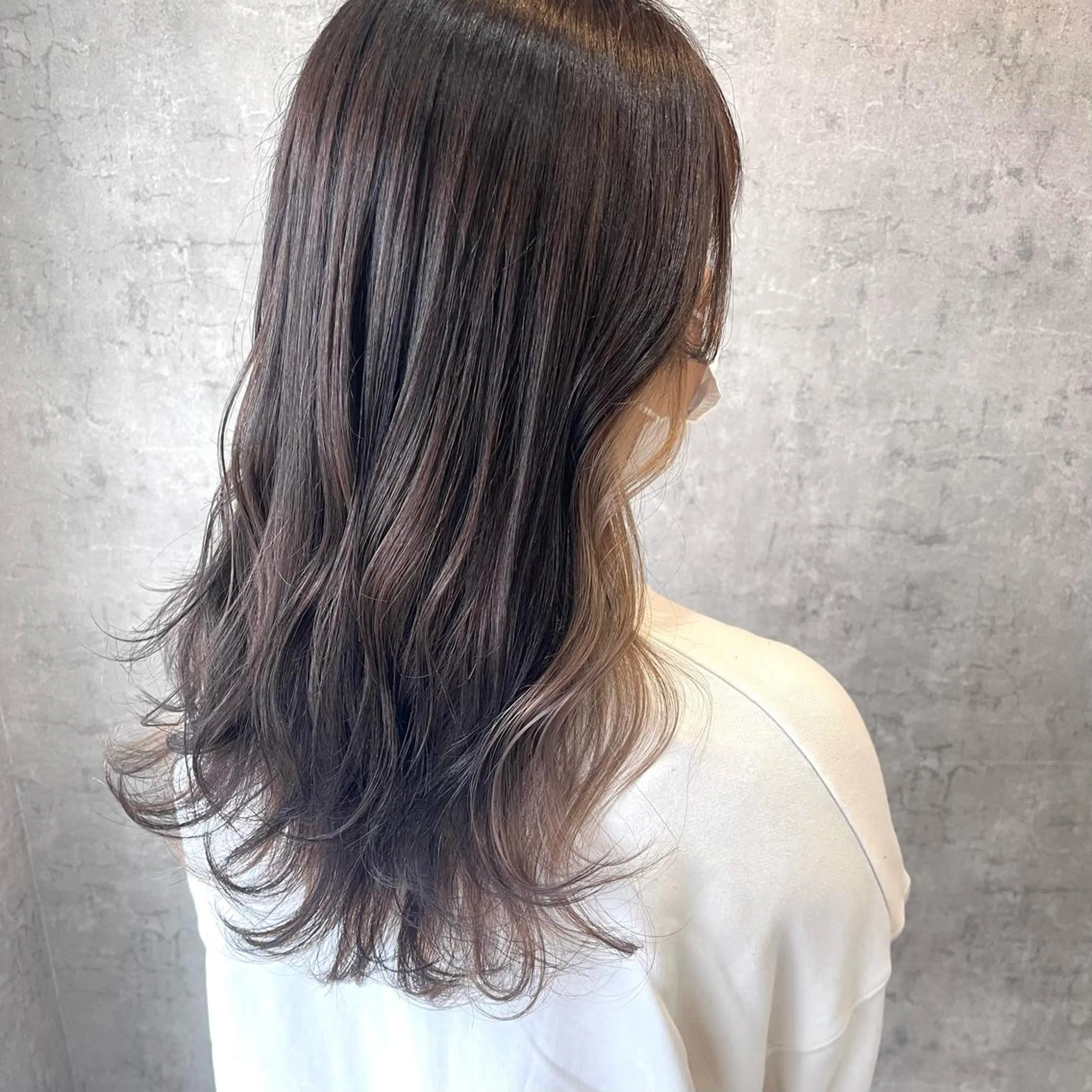 ロング カラー ヘアアレンジ ベージュカラー 透明感カラー ミルクティーベージュ ヘアカラー merci.所属・🌻あいり merci.🌻のヘアスタイル