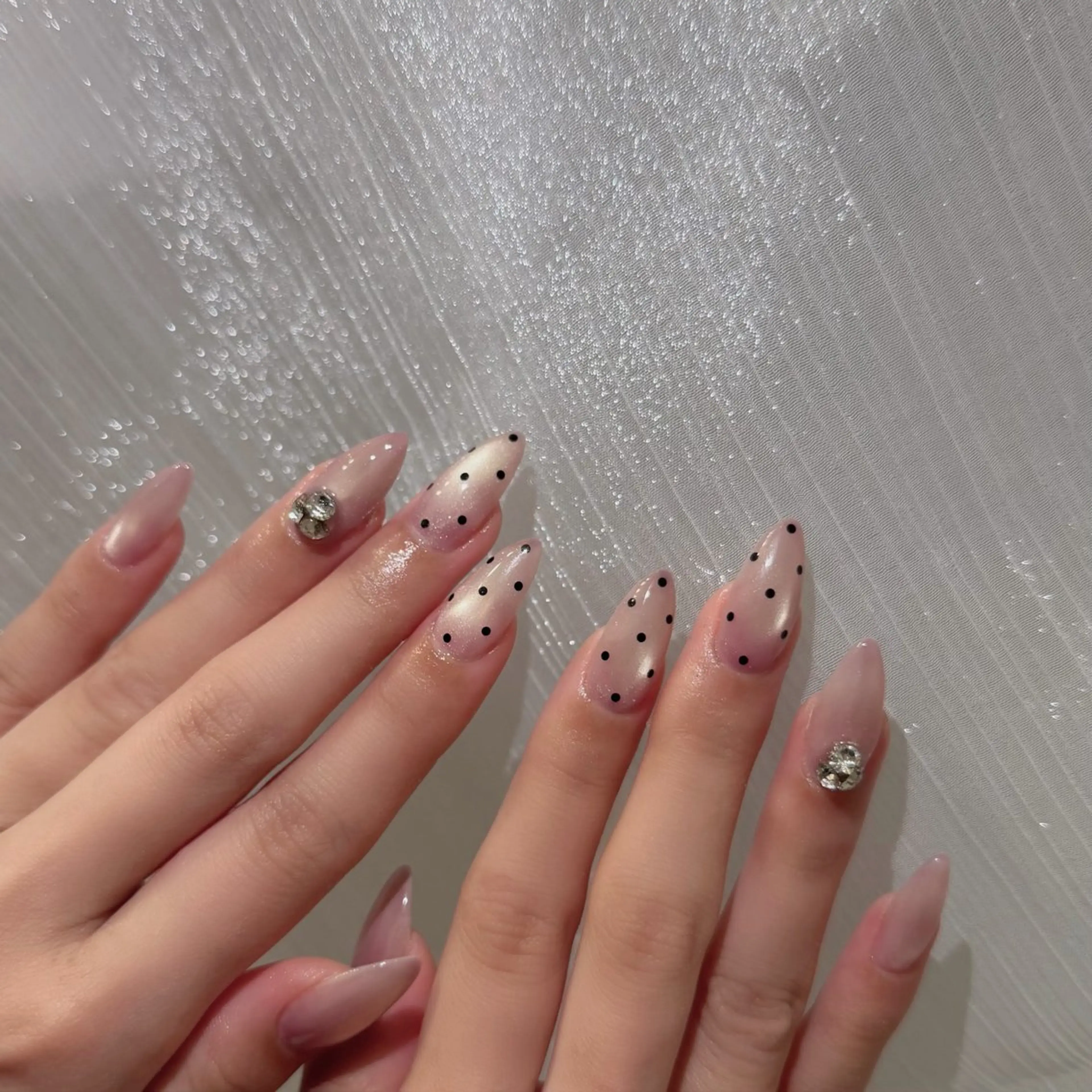 ネイル ドット ハンドネイル Salon emm emmのネイルデザイン