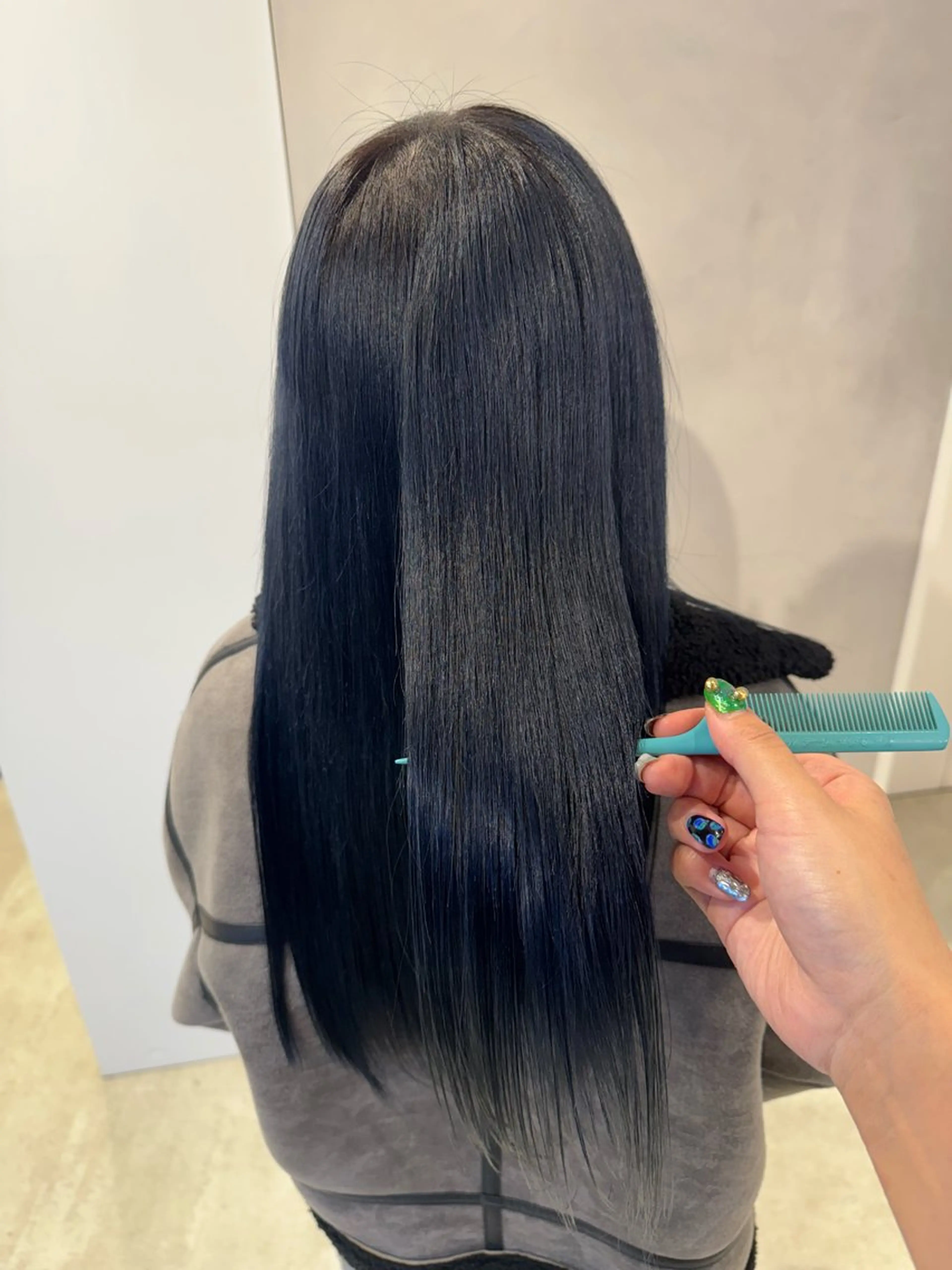 カラー ブルーカラー ネイビーカラー ヘアカラー トリートメント 透明感カラー✨艶髪 制作🌱山根あゆみのヘアスタイル