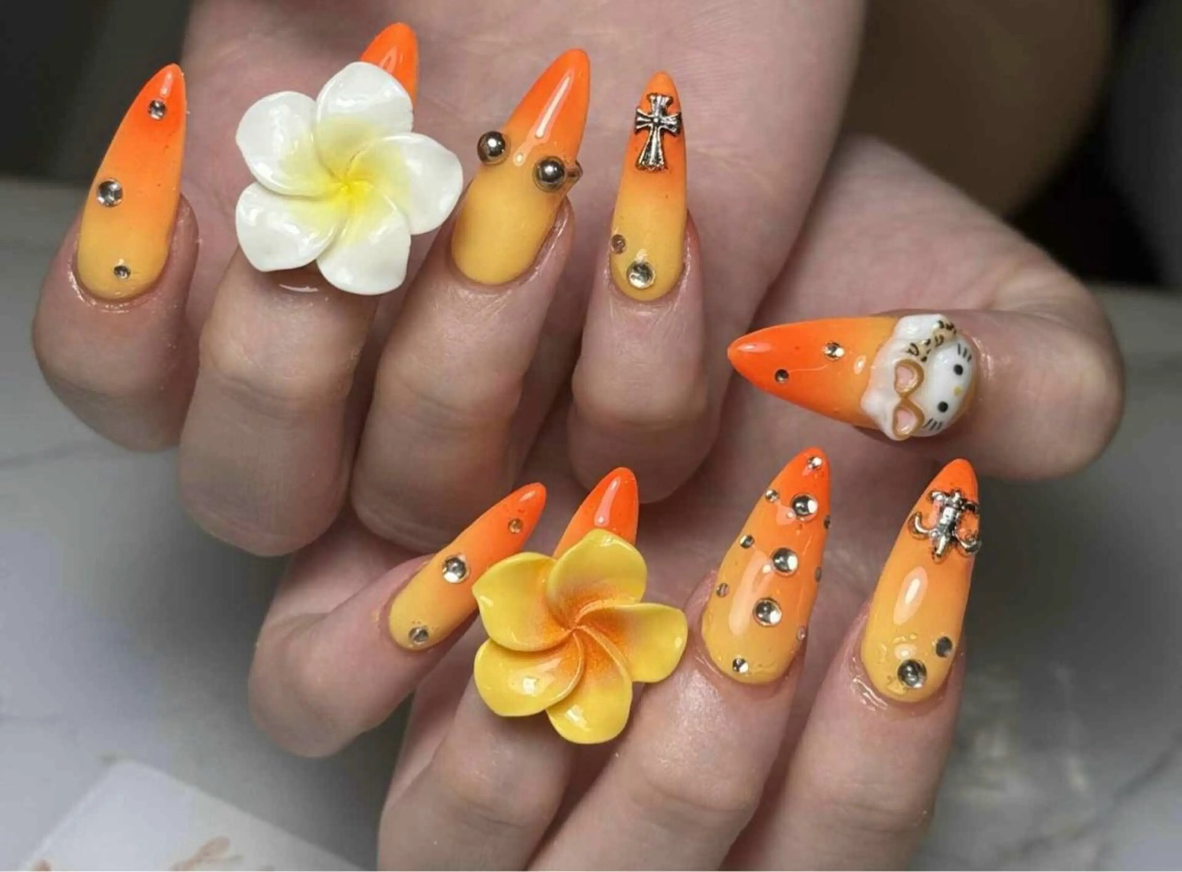 ネイル チークネイル フレンチネイル ジェルネイル グラデーション 韓国ネイル ハンドネイル 清水 ユナのネイルデザイン