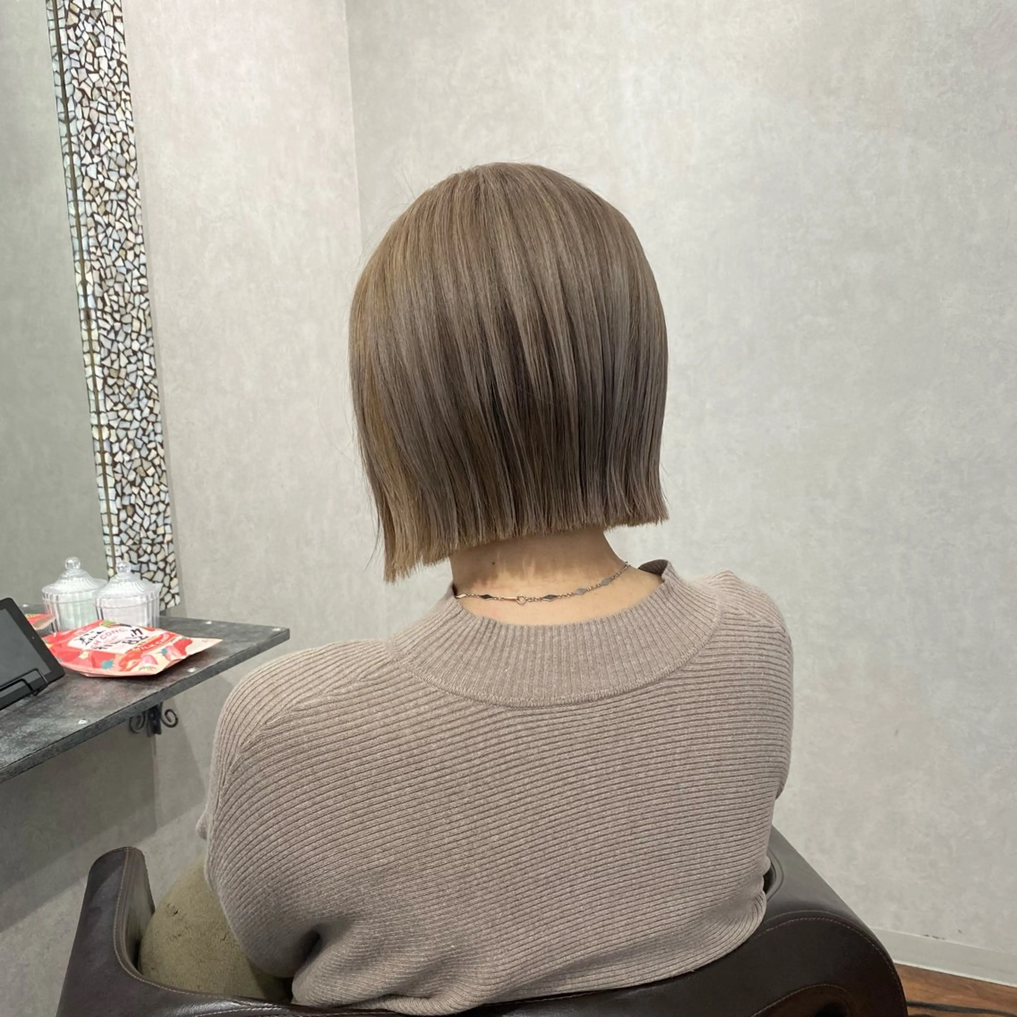 ミディアム カット ヘアカラー トリートメント ＳＨＩ ＺＵのヘアスタイル