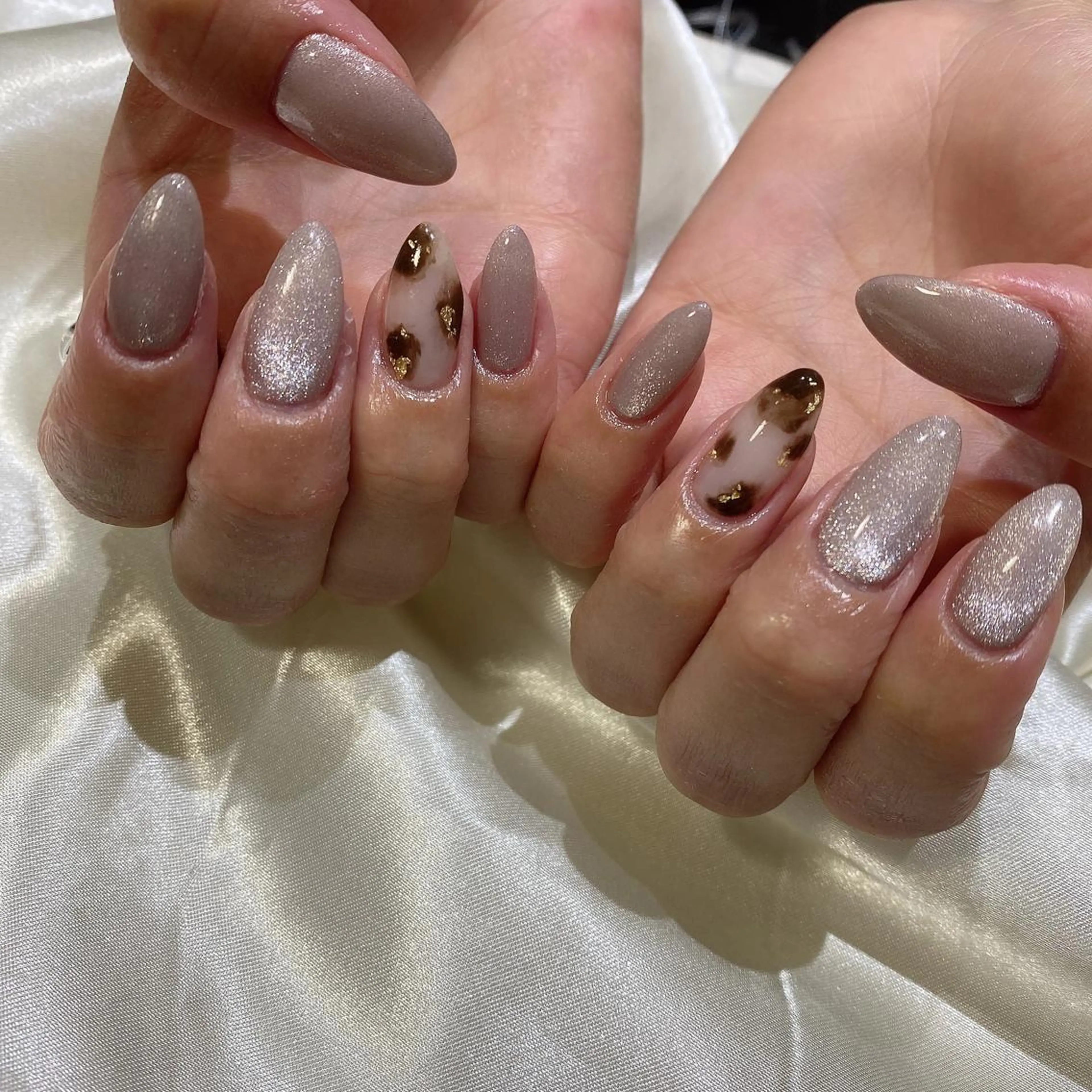 ネイル マグネットネイル ハンドネイル 西岡 杏のネイルデザイン