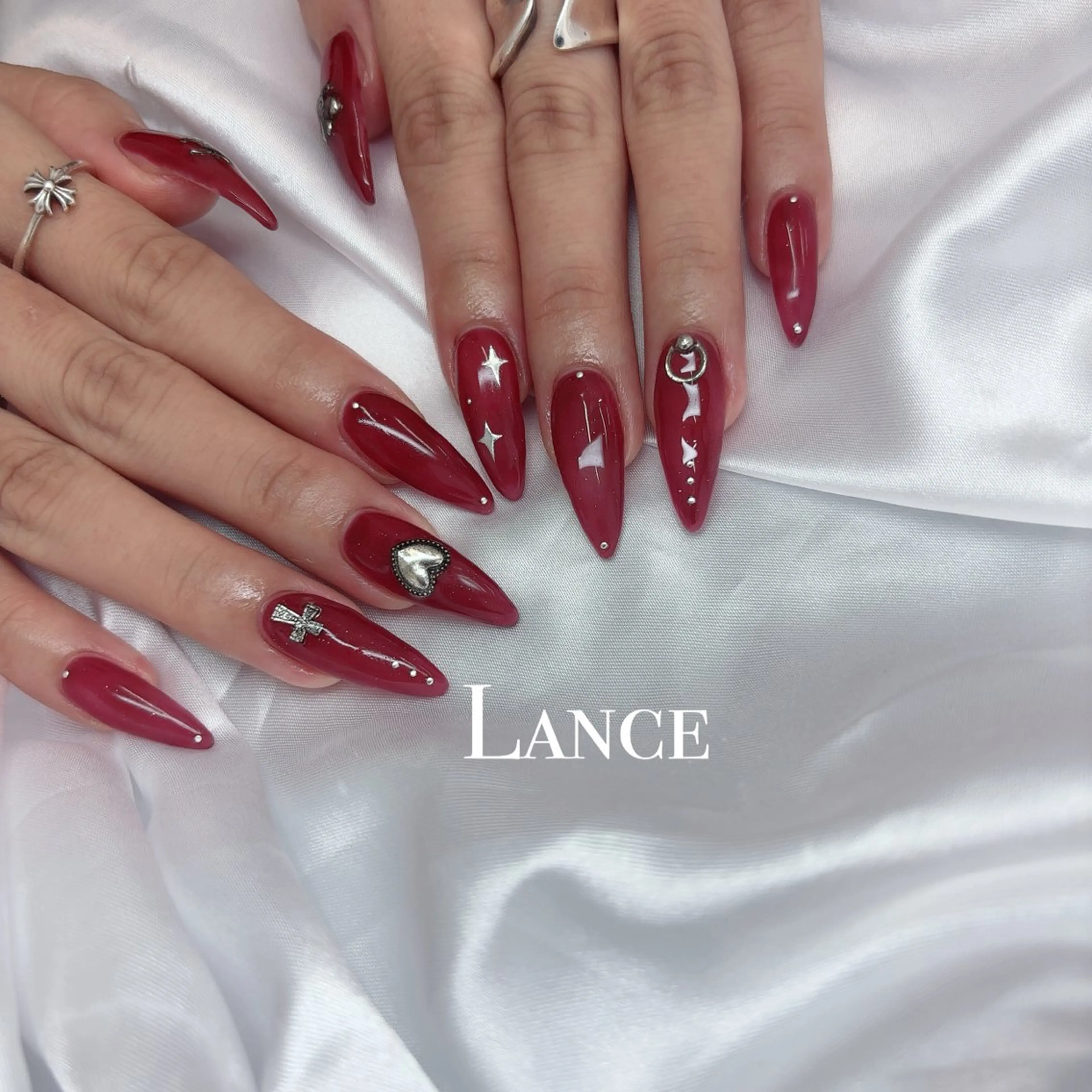 ネイル オーロラネイル フットネイル 氷ネイル・うるうるネイル キラキラネイル 韓国ネイル ハンドネイル Lance nailのネイルデザイン