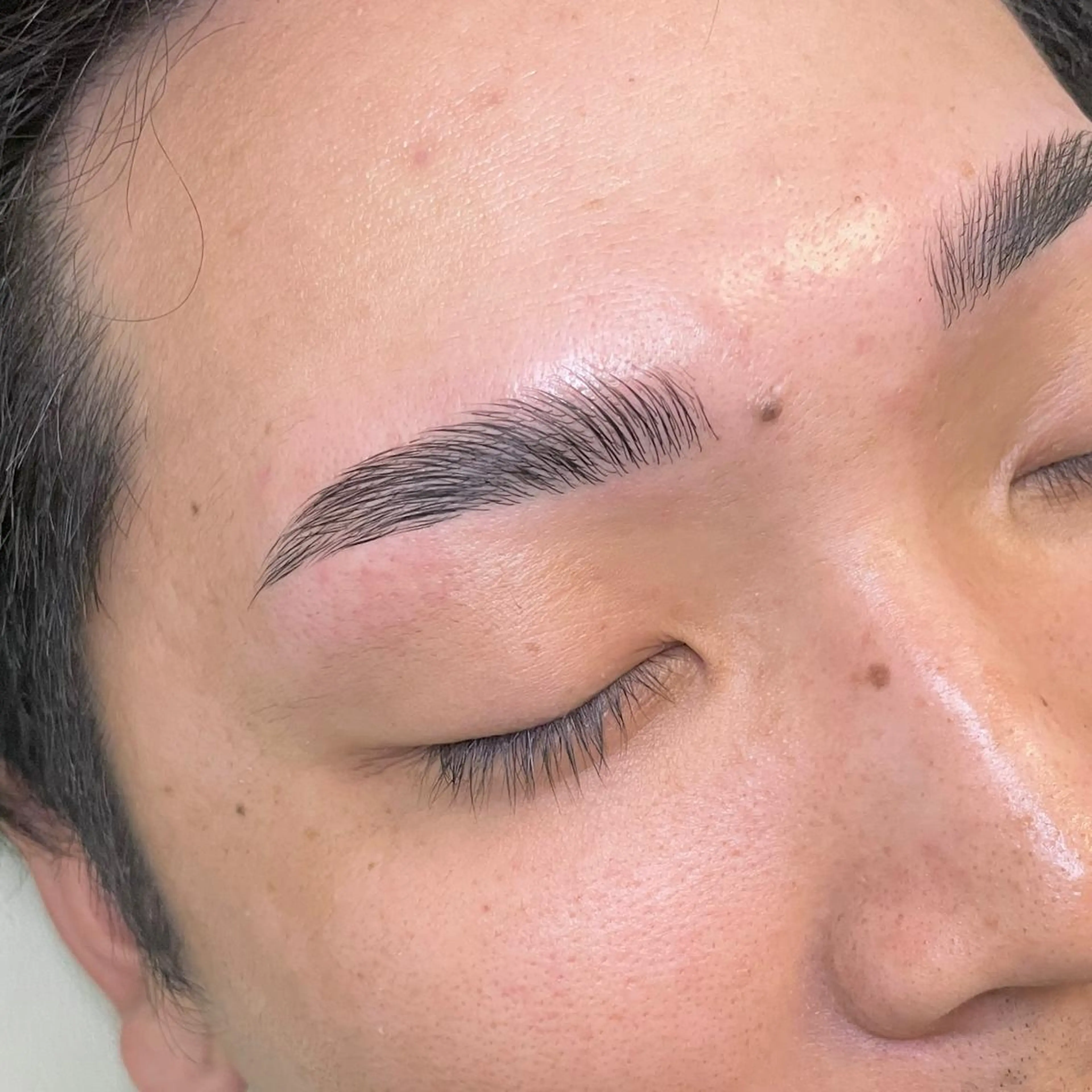 メンズ アイブロウ ハリウッドブロウリフト mignon by CHERIM A.tのマツエク・マツパデザイン